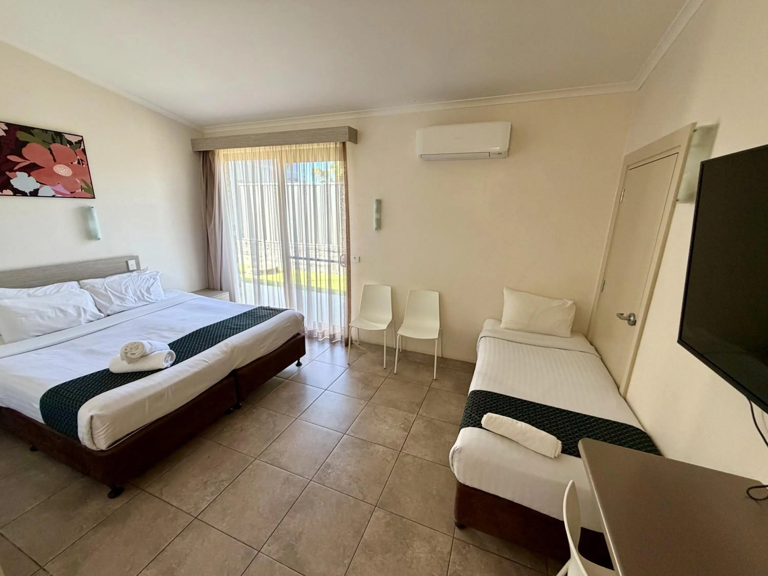Bed in Ashwood Motel