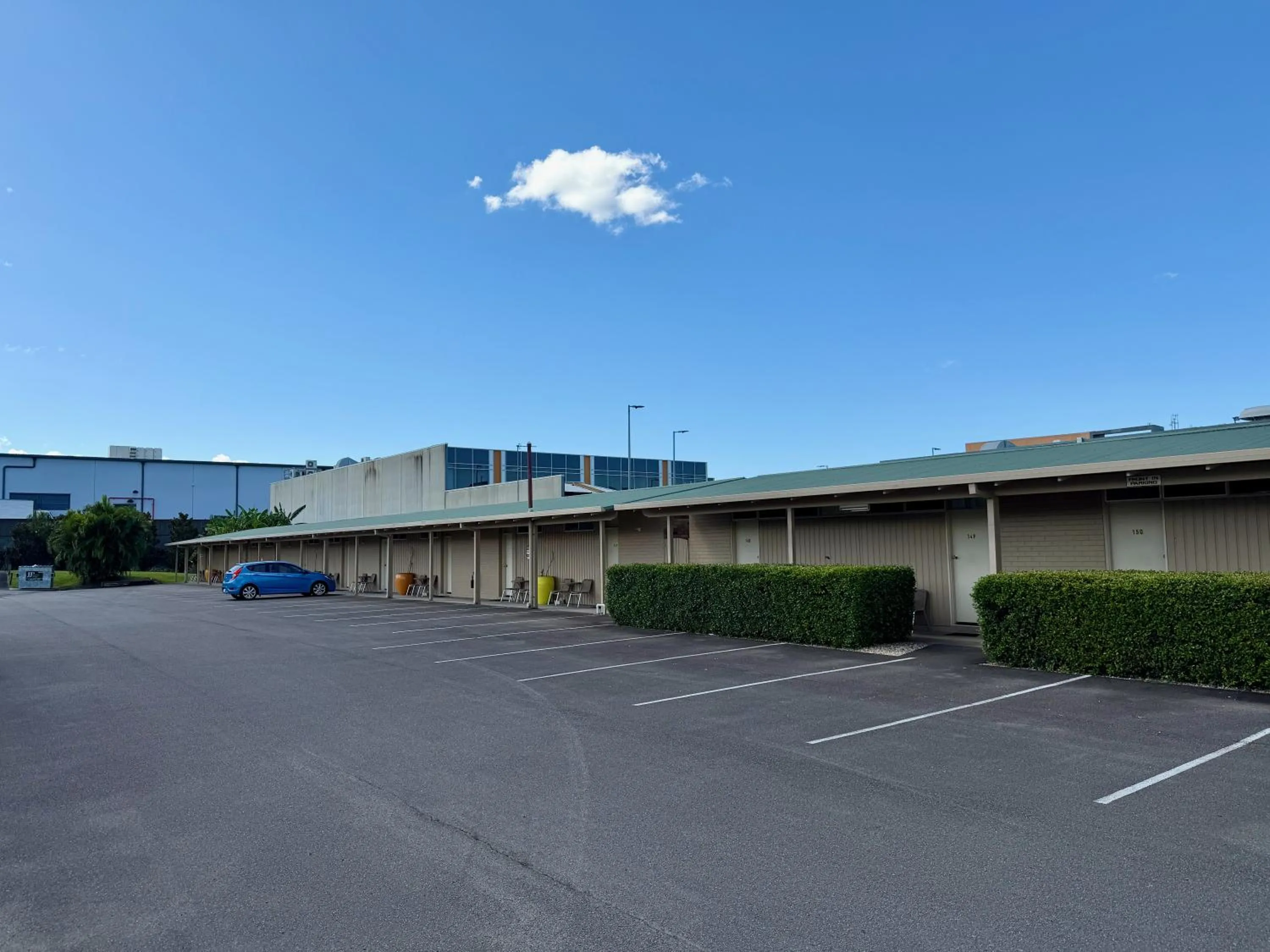 Parking in Ashwood Motel