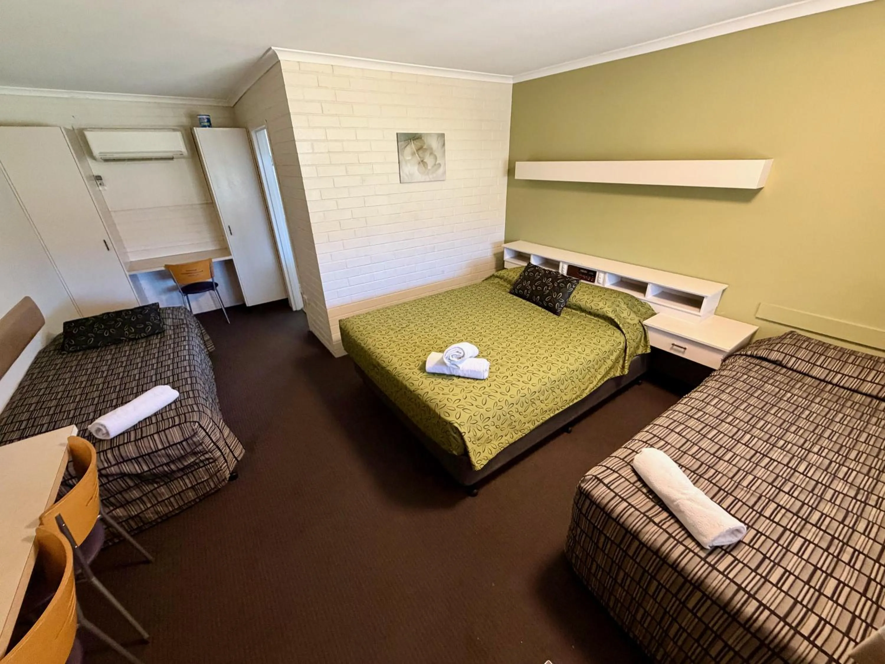 Bed in Ashwood Motel
