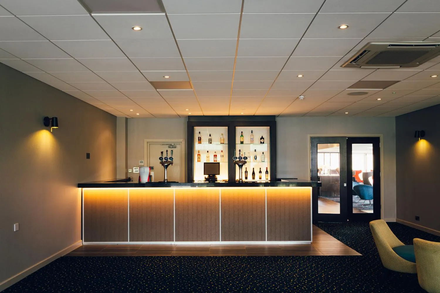 Lounge or bar in Novotel Nottingham Derby