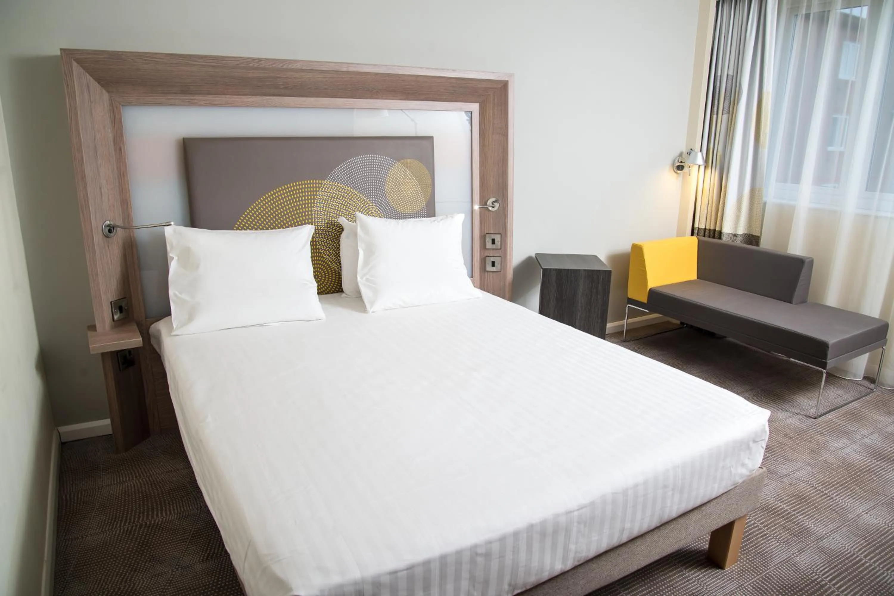 Bed in Novotel Nottingham Derby