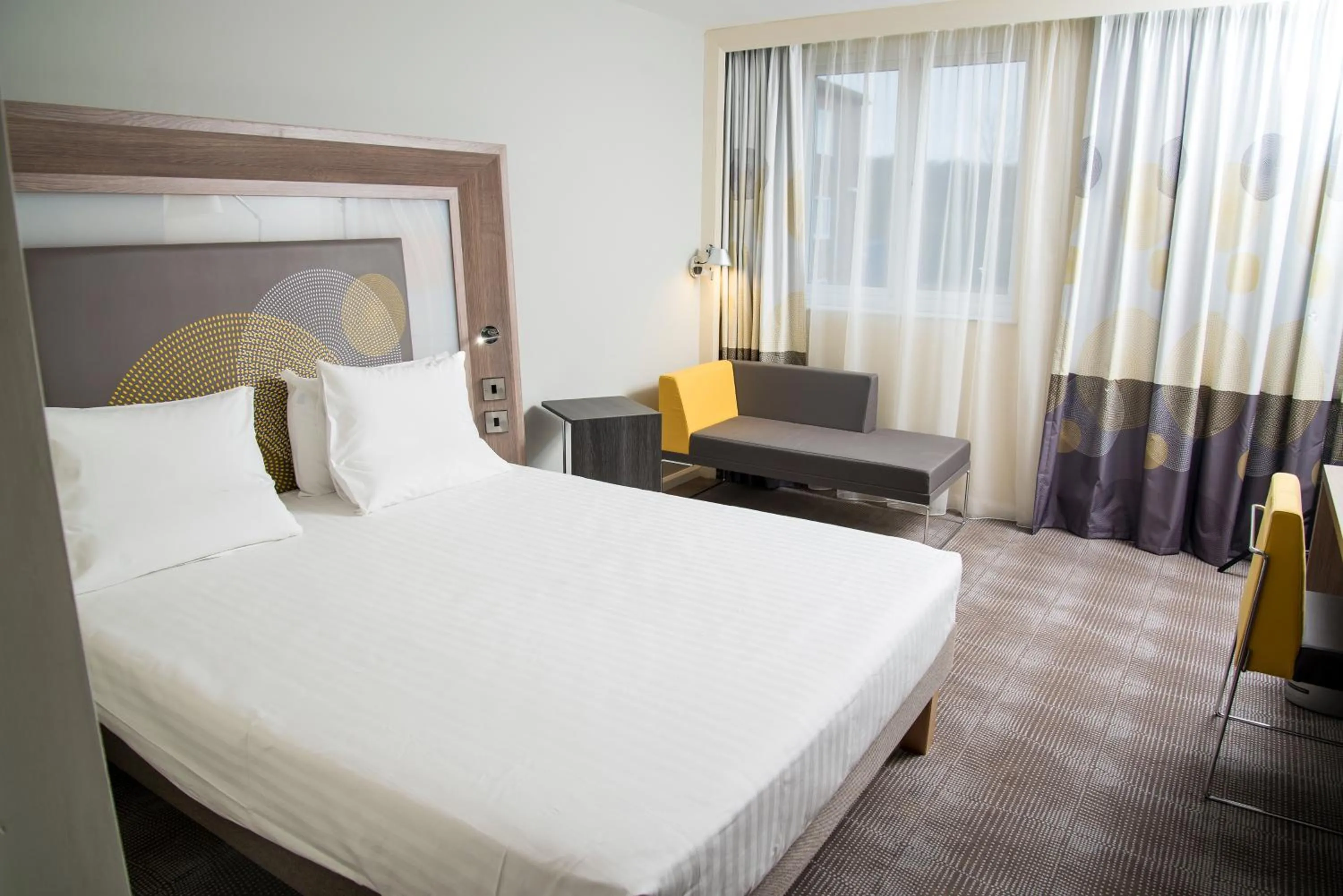 Bed in Novotel Nottingham Derby