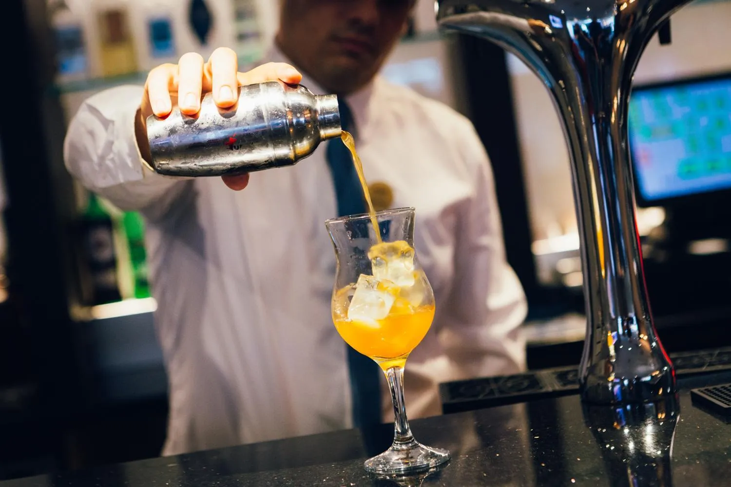 Lounge or bar in Novotel Nottingham Derby