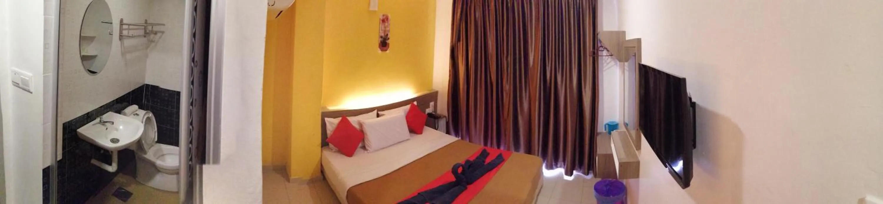 Bedroom in Yellow Mansion Hotel Melaka Raya