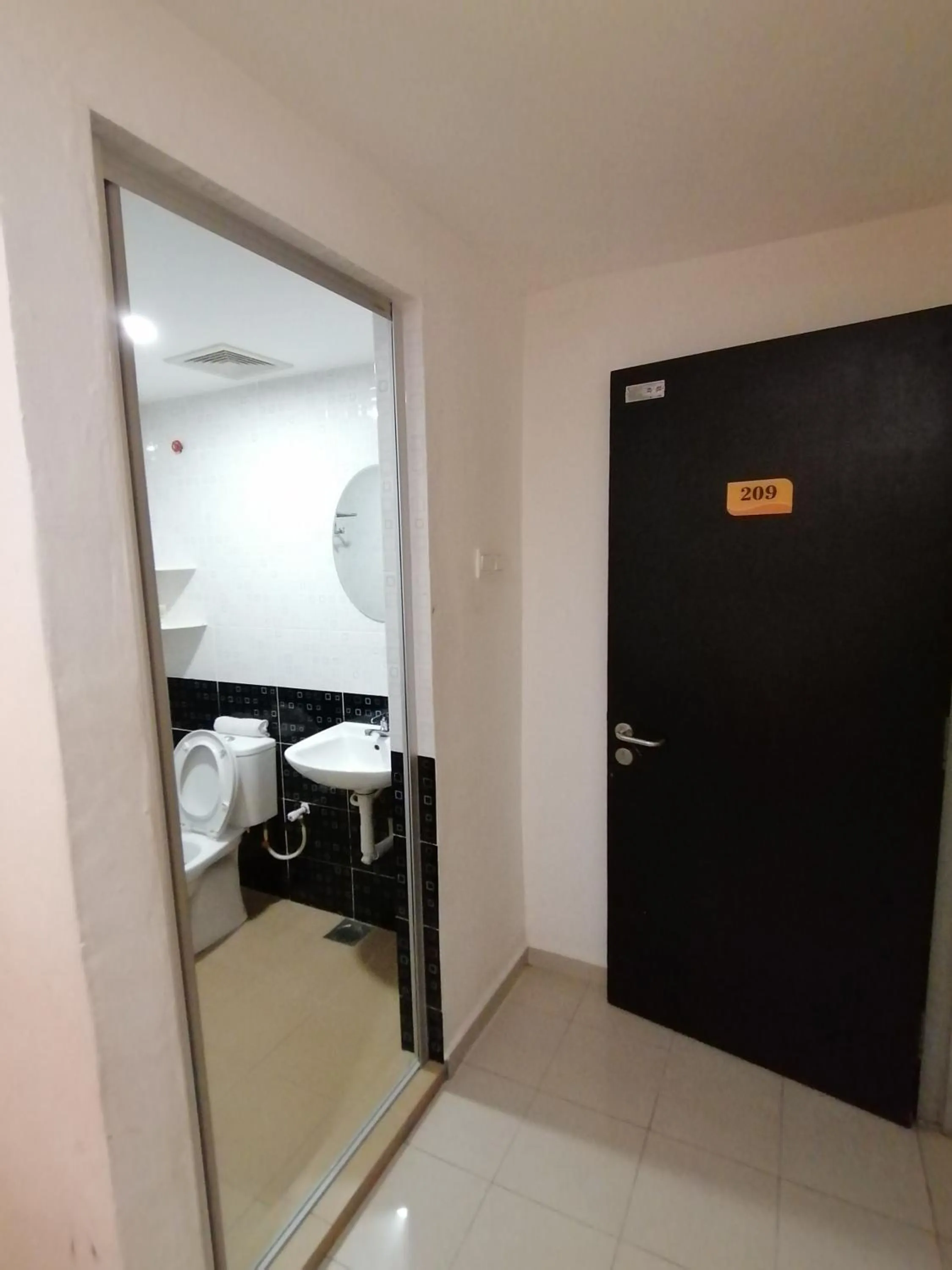 Bathroom in Yellow Mansion Hotel Melaka Raya