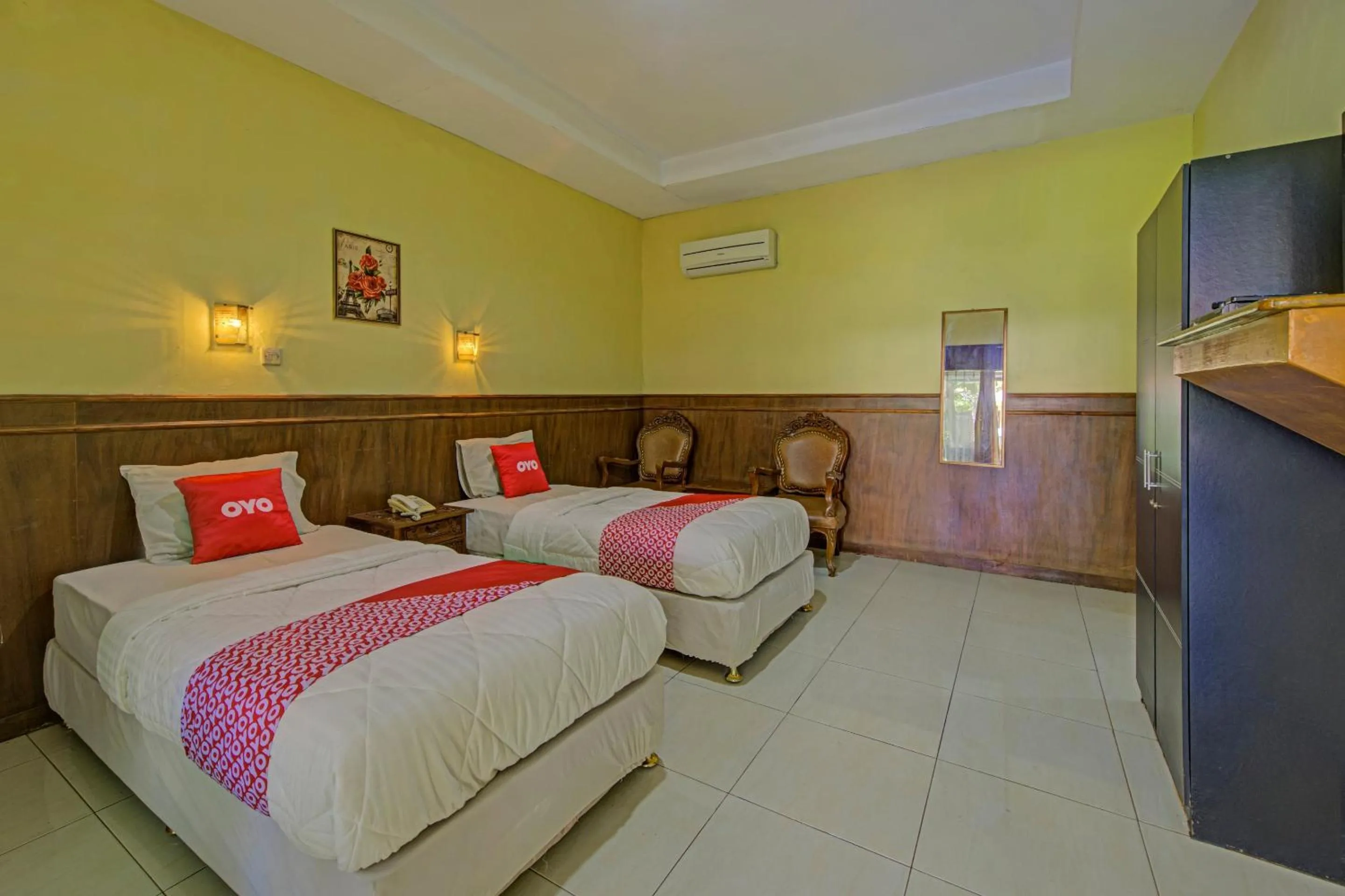 Bedroom in OYO 3934 Hotel Istana