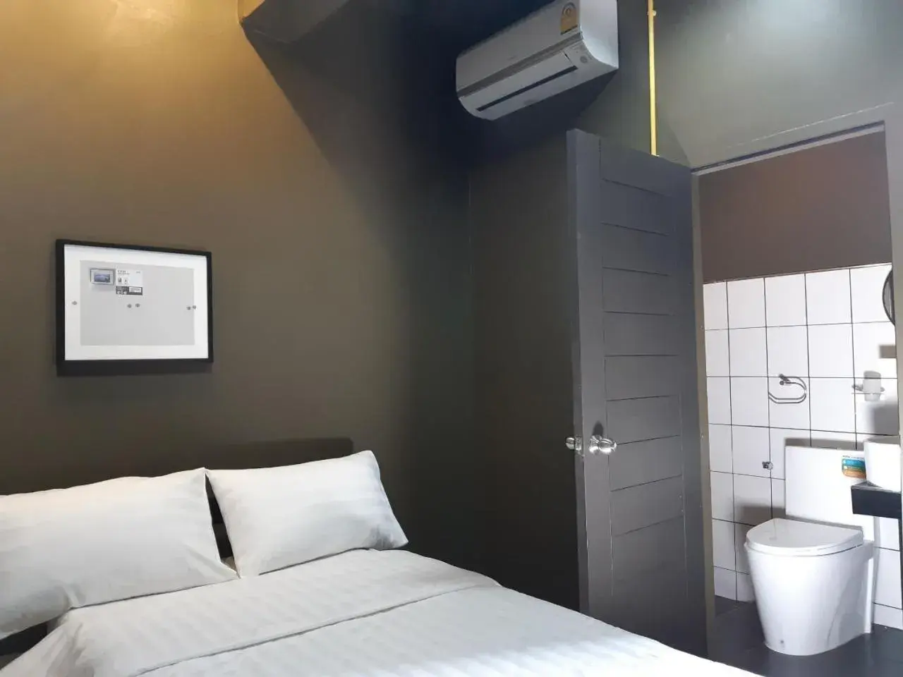 Toilet, Bed in Capsule Hostel Chiangkhan Toilet, Bed in Capsule Hostel Chiangkhan