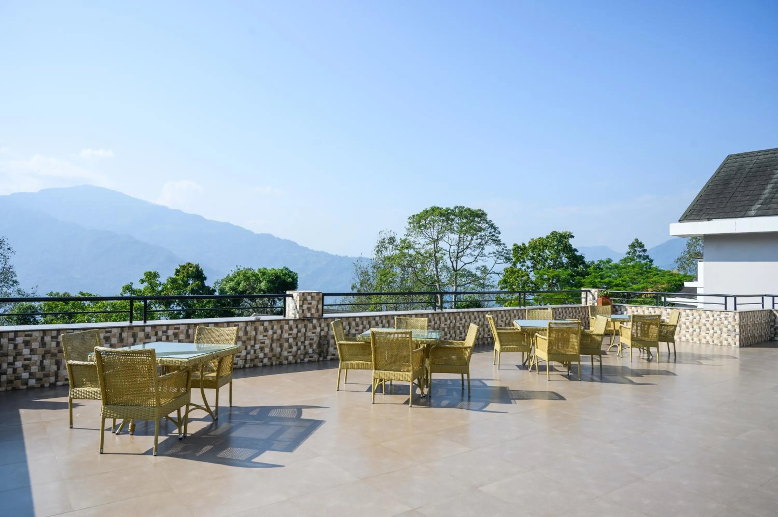 Mountain view in Sinclairs Retreat Kalimpong