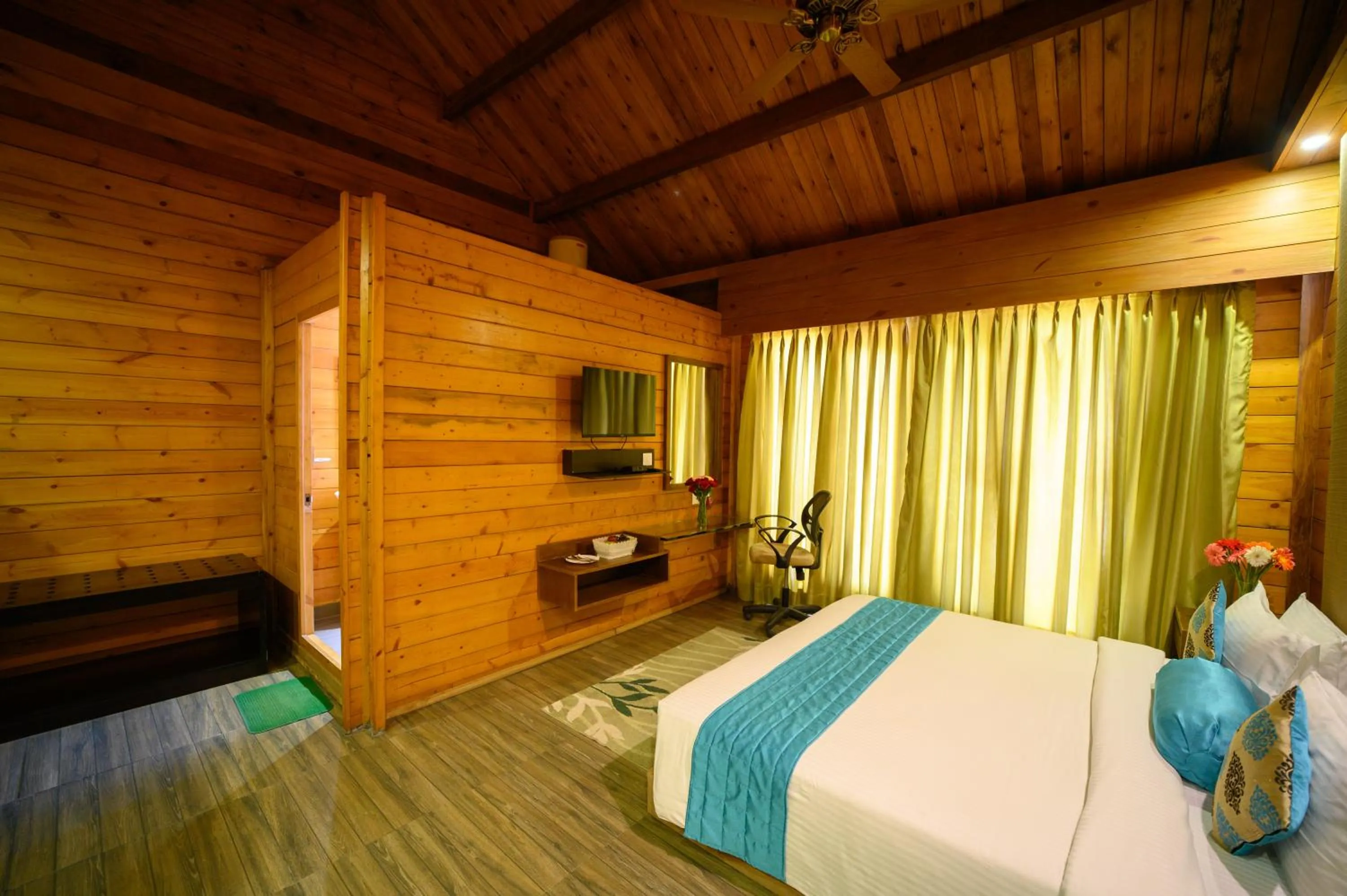 Bed in Sinclairs Retreat Kalimpong