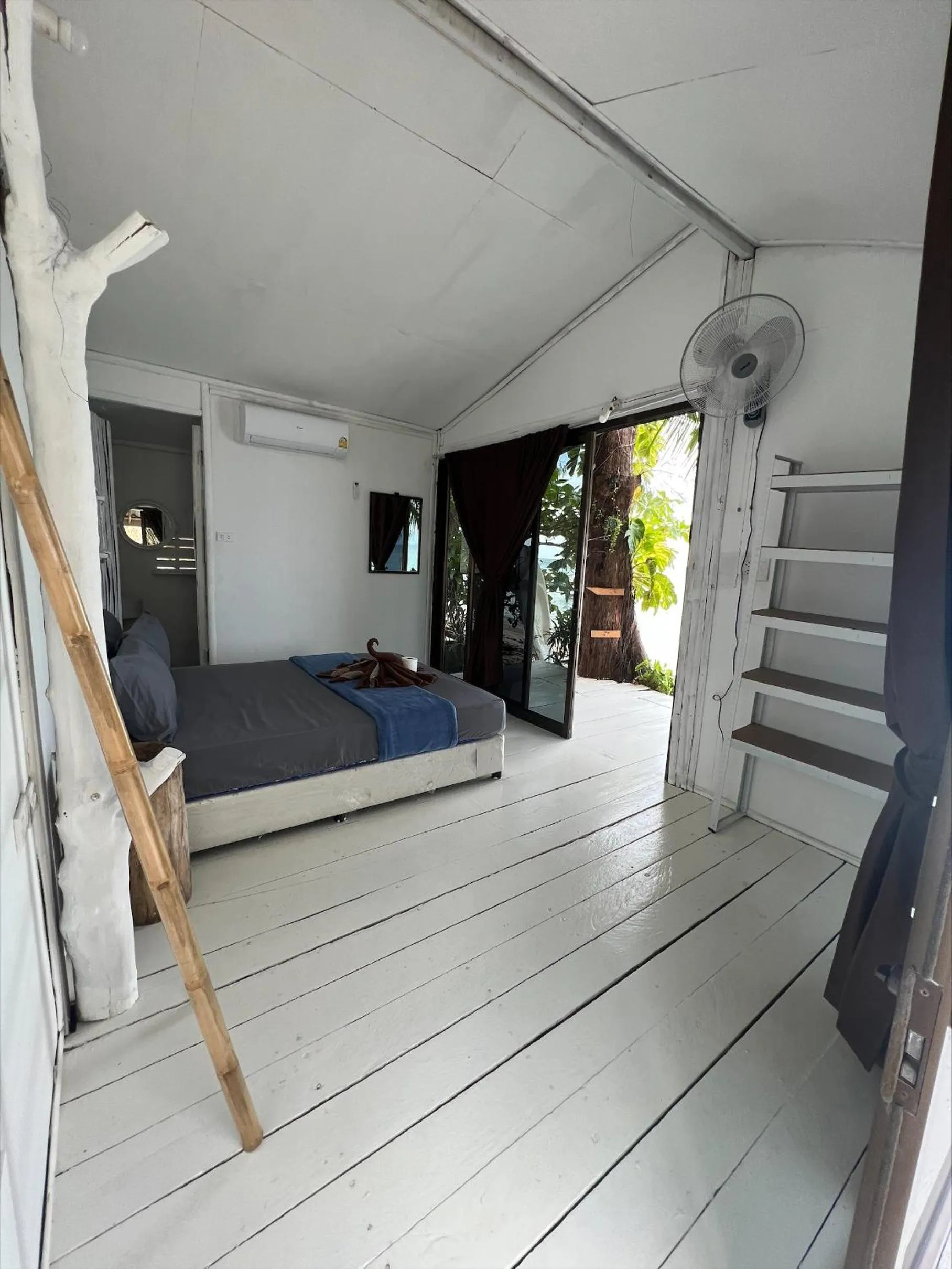 Haad Chao Phao Resort