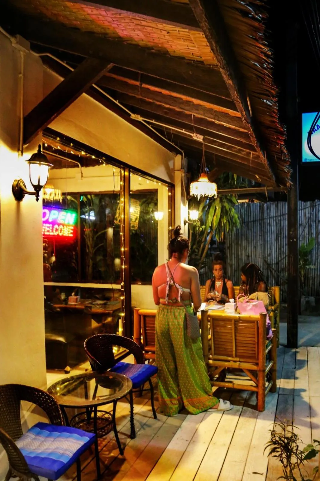 Restaurant/places to eat in Haad Chao Phao Resort