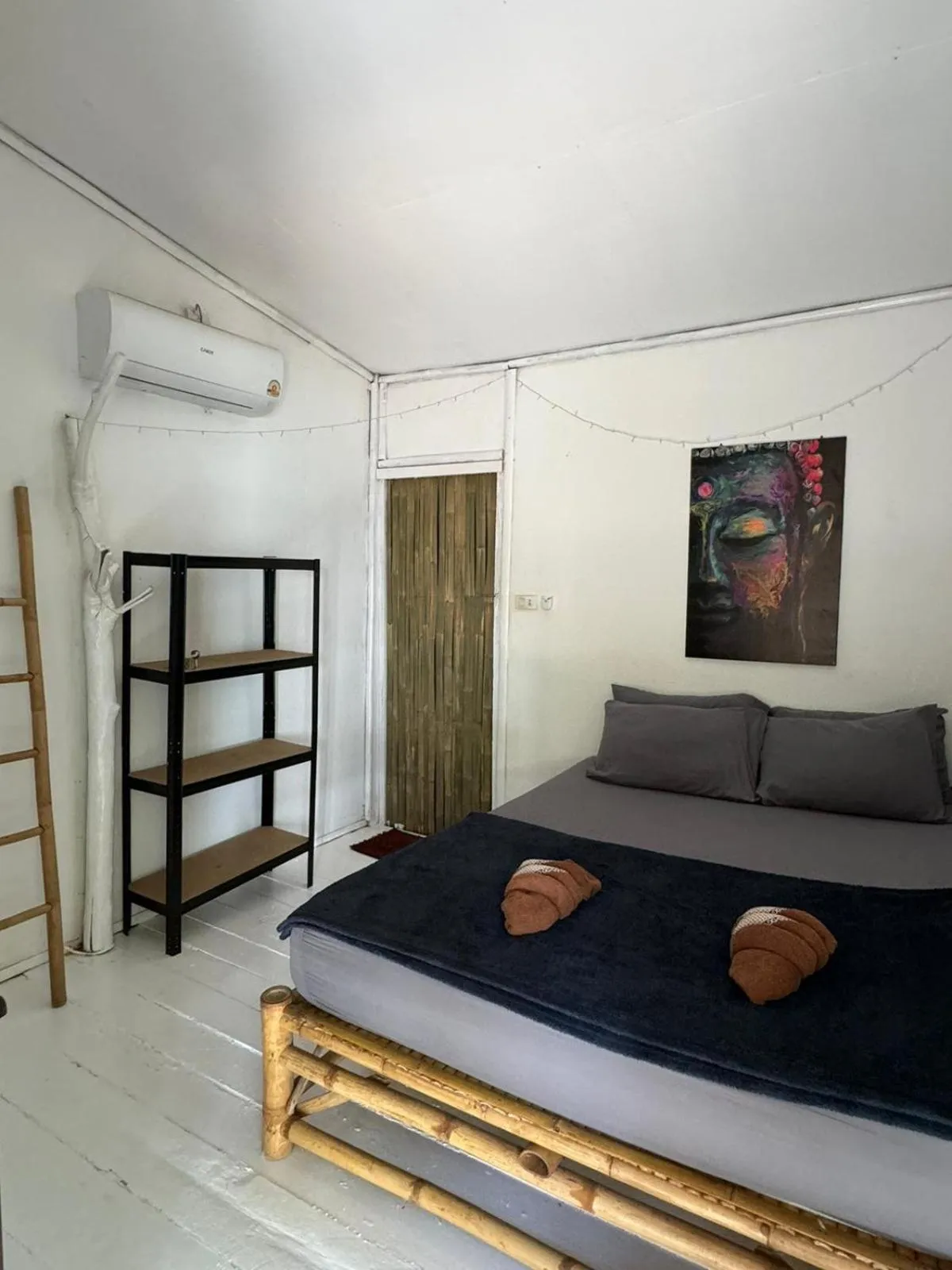 Bed in Haad Chao Phao Resort