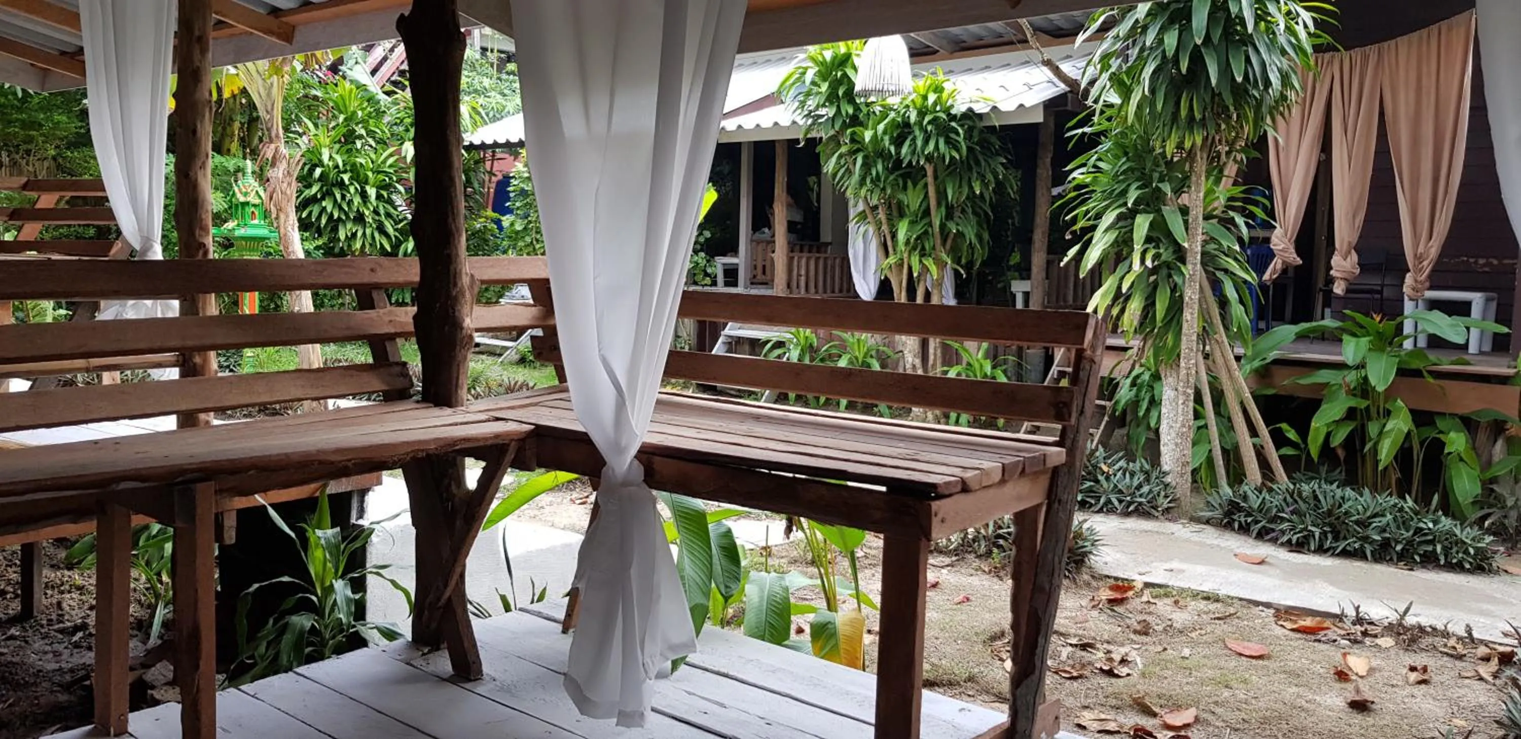 Haad Chao Phao Resort