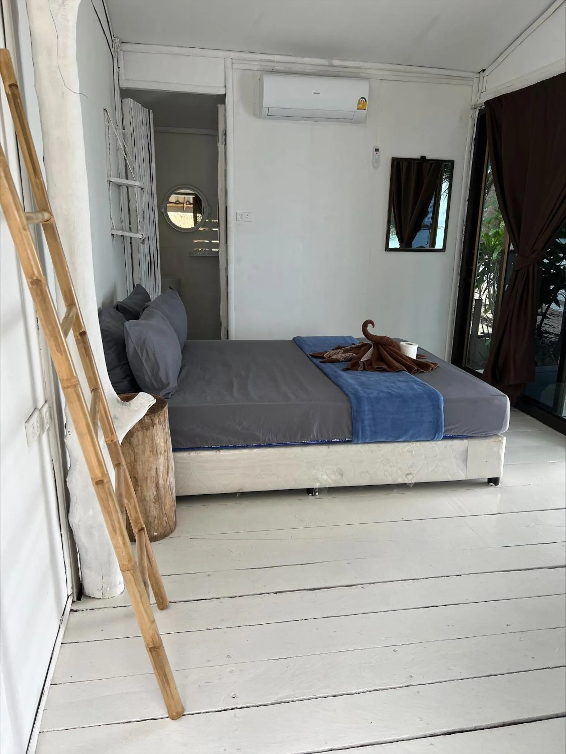 Bed in Haad Chao Phao Resort