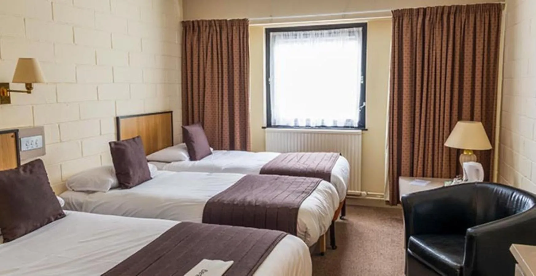 Family, Bed in The Waterside