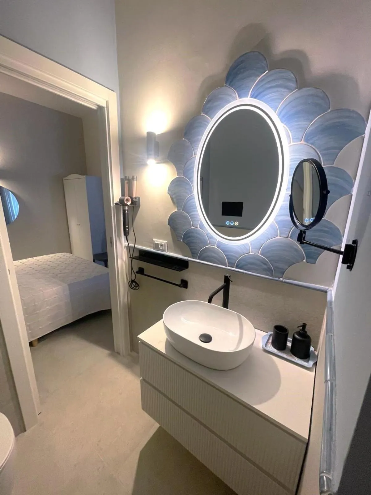 Bathroom, Bed in Kyria Luxury Apartment