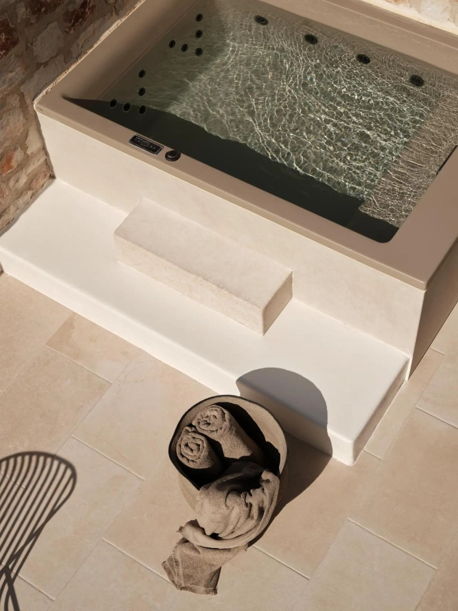 Akria Seaside Suites