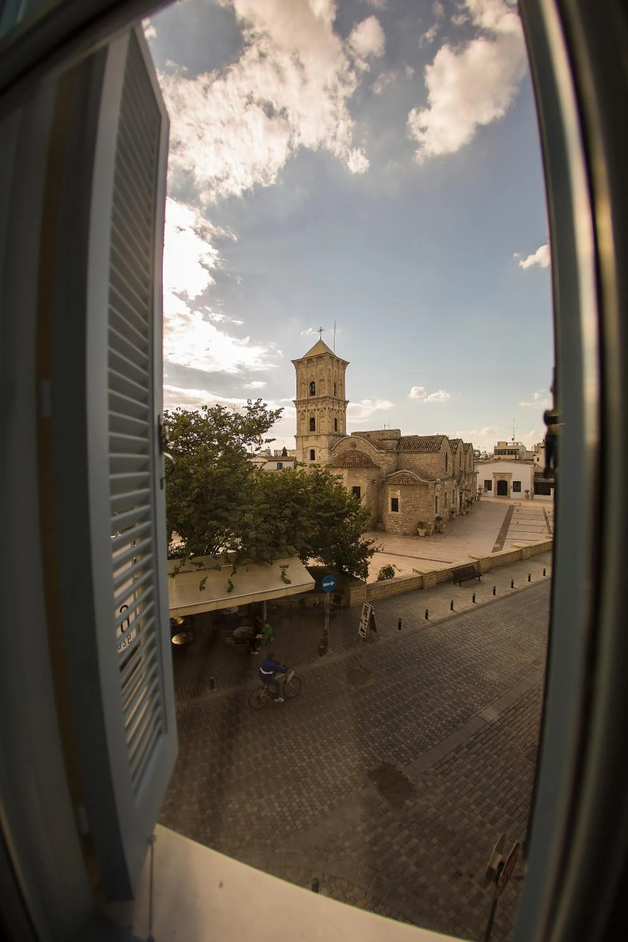 City view in Operetta House