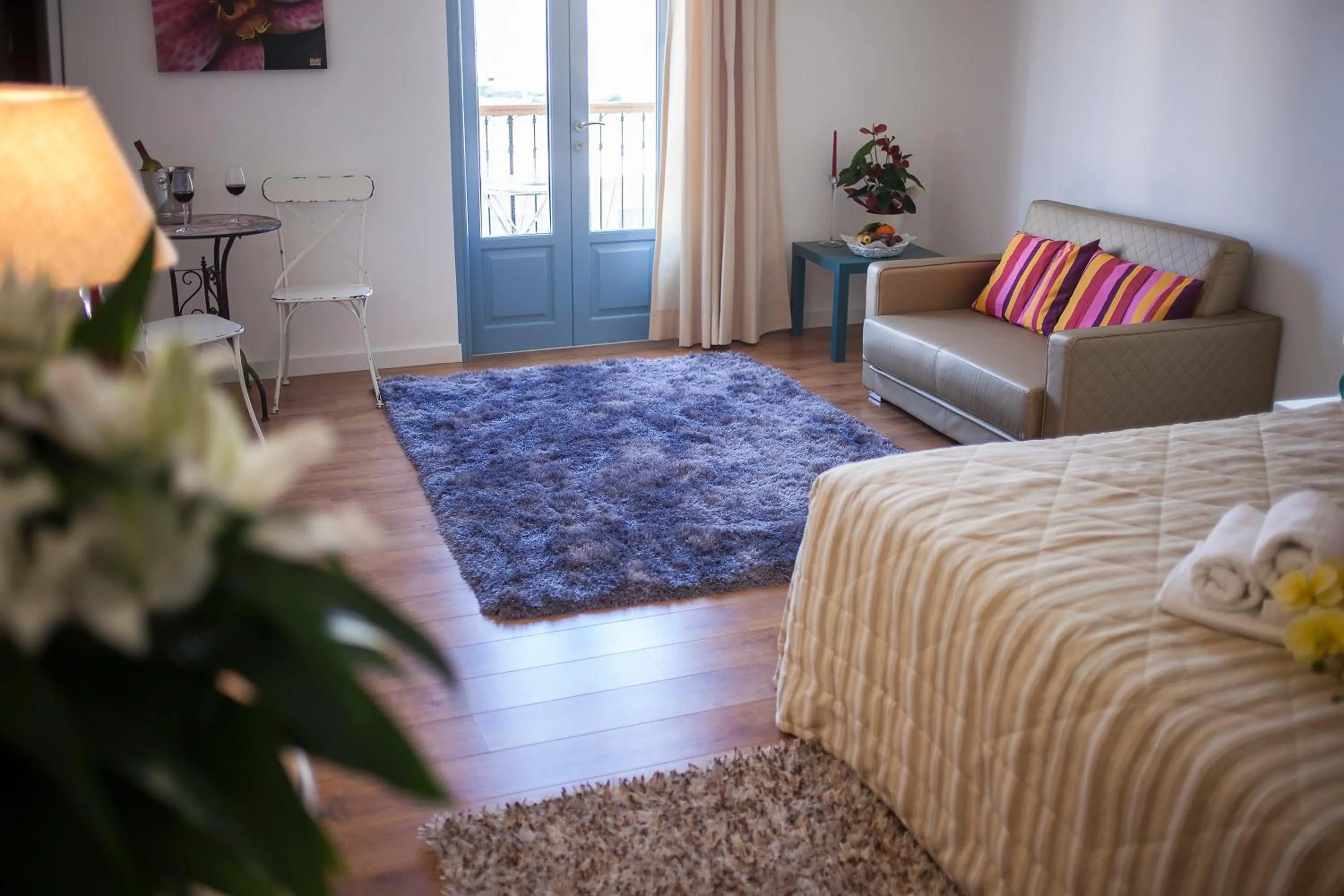 Photo of the whole room, Bed in Operetta House