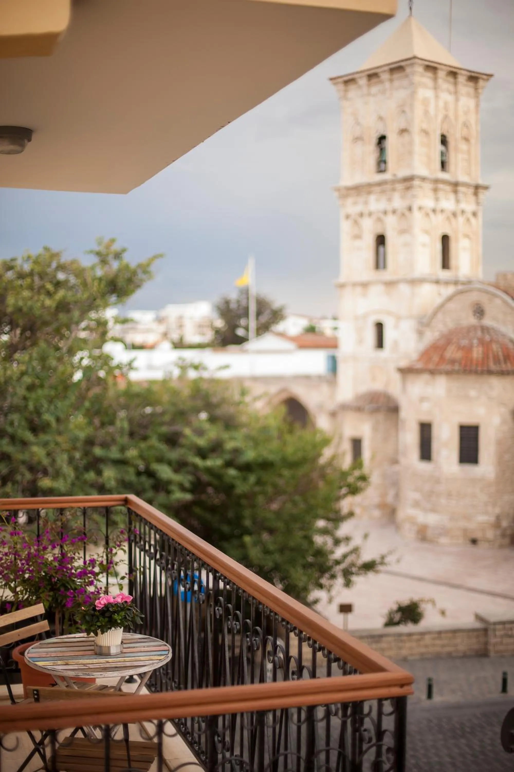 Area and facilities in Operetta House