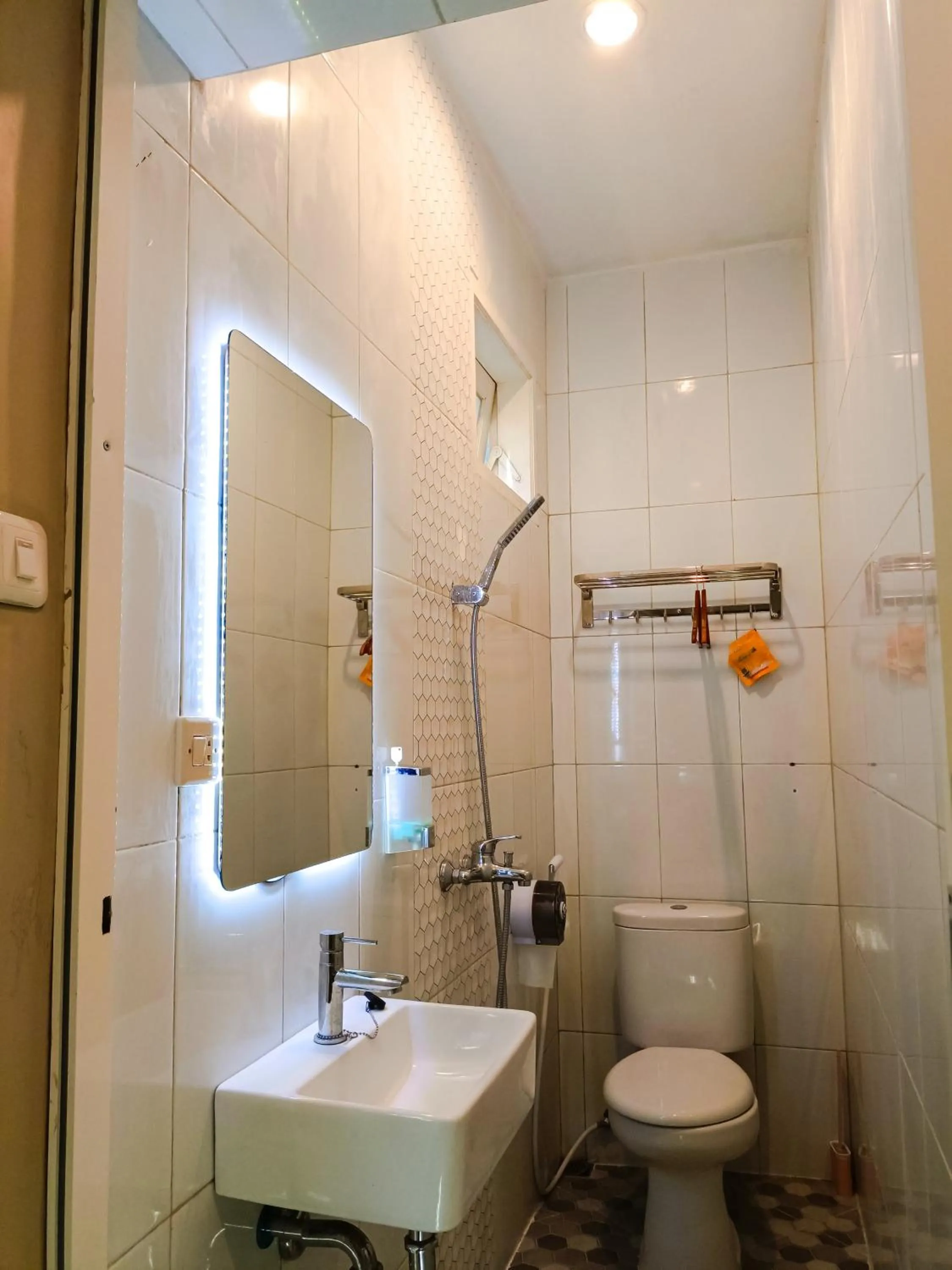 Bathroom in ELHA Heritage Yogyakarta