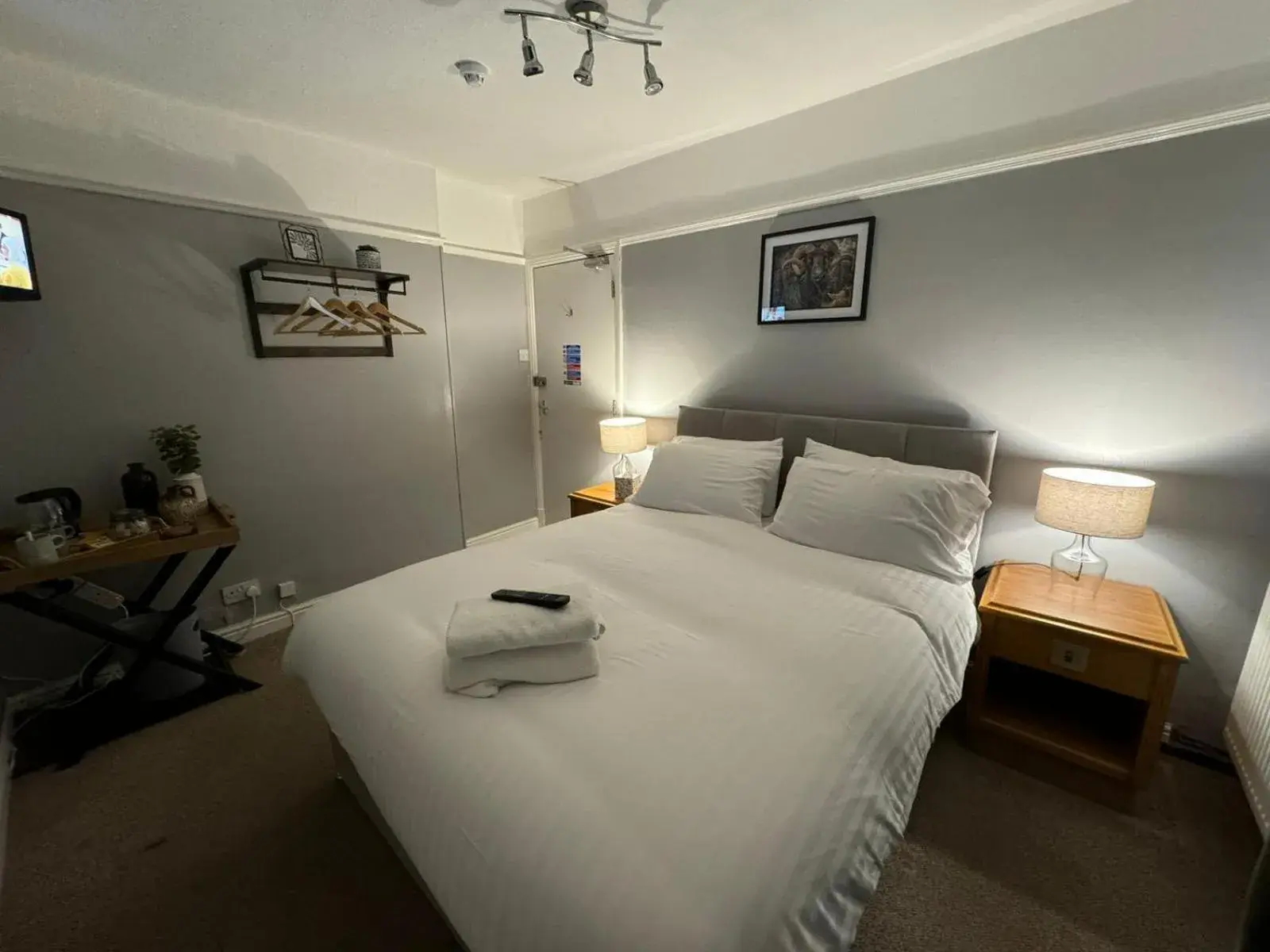 Bedroom, Bed in The George Hotel - Orton Bedroom, Bed in The George Hotel - Orton