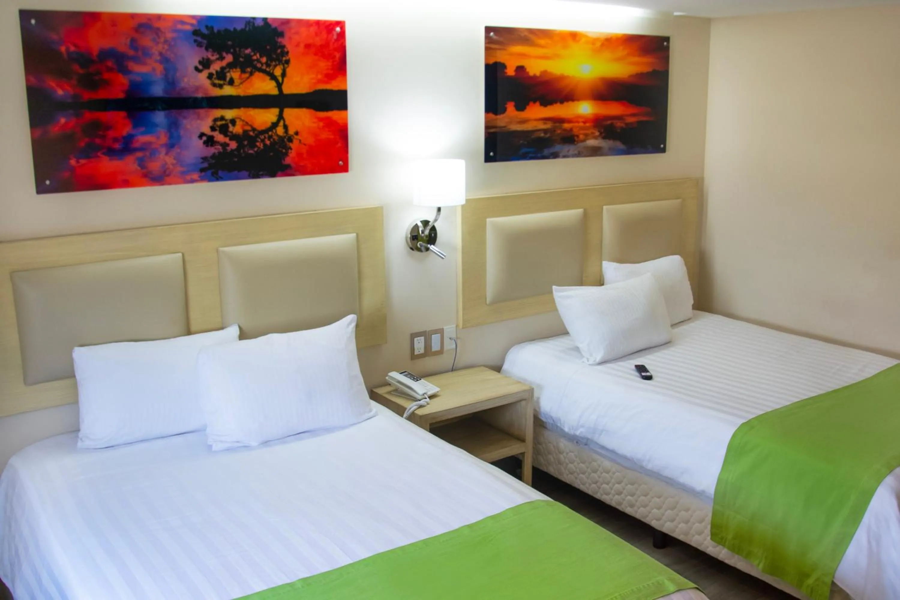 Photo of the whole room, Bed in Paris FC Veracruz