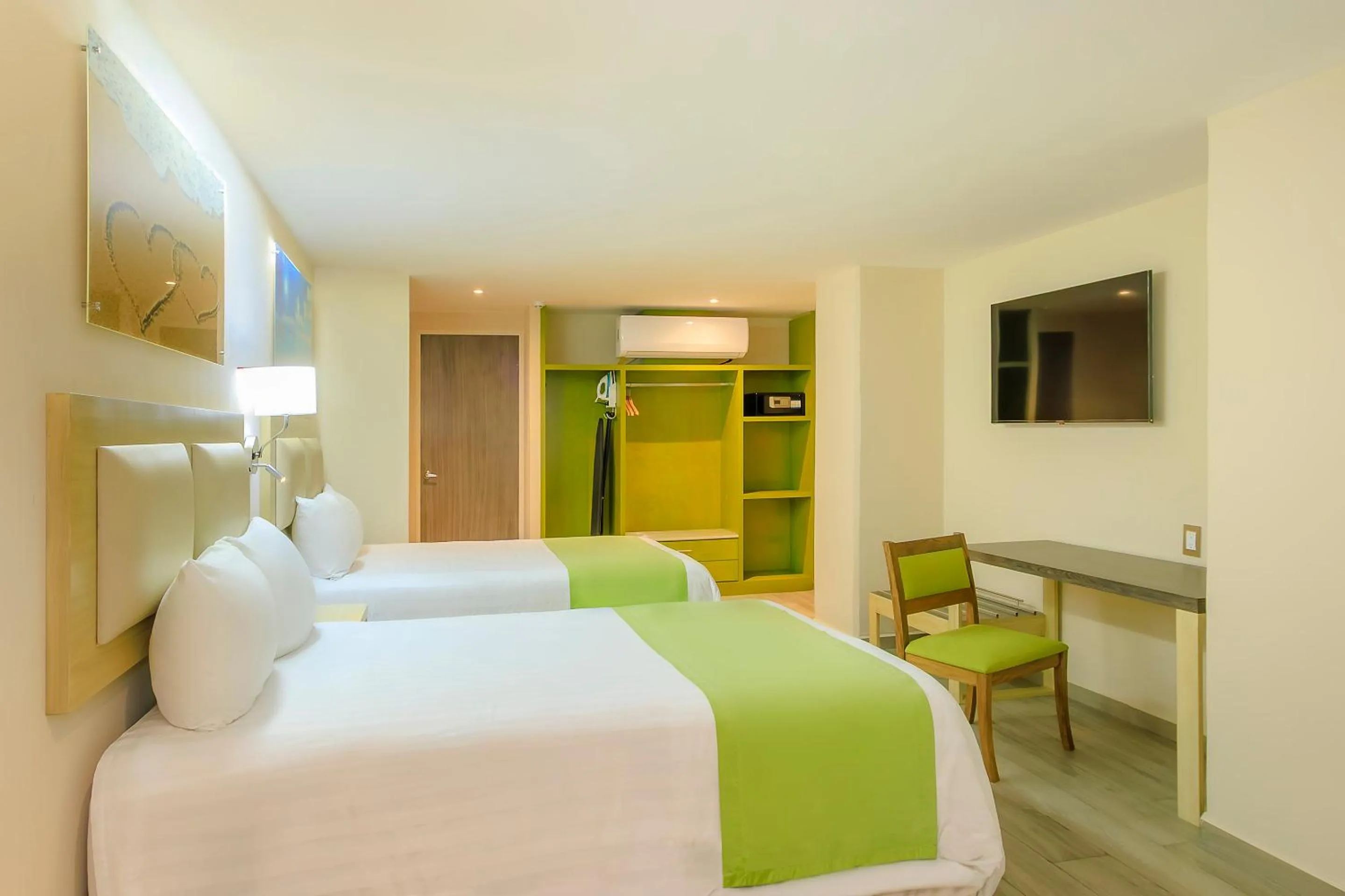 Bedroom, Bed in Collection O Hotel Paris FC, Veracruz