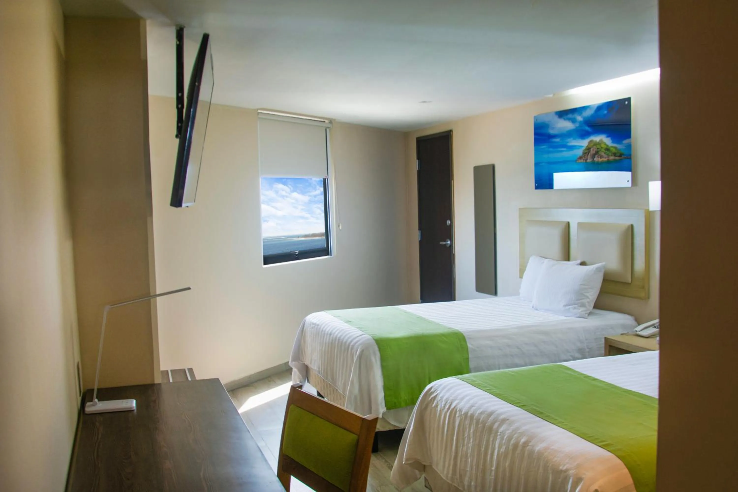 Photo of the whole room, Bed in Paris FC Veracruz