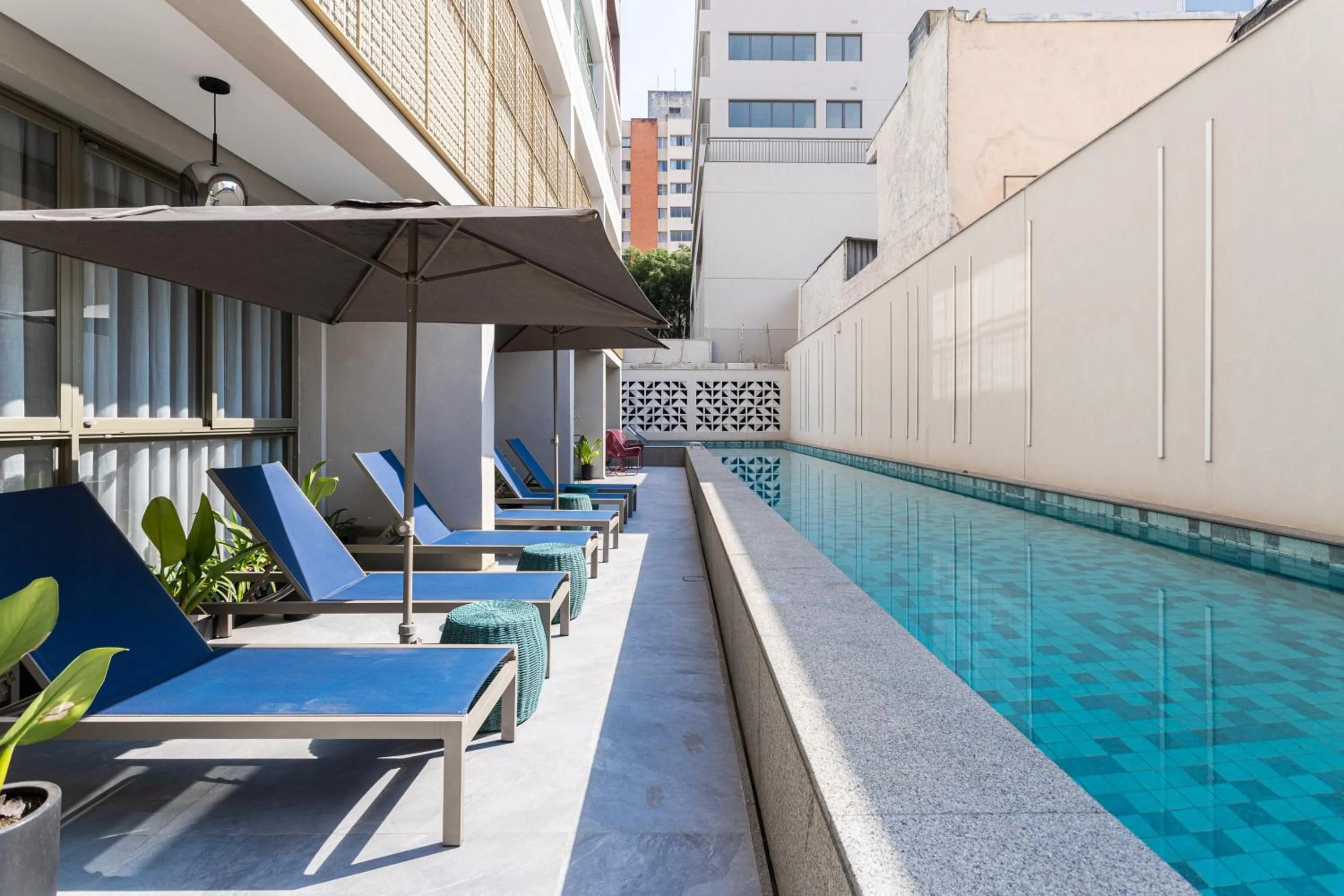 Swimming pool in For You Paraiso by Viva - Prédio com piscina e academia próximo ao metrô
