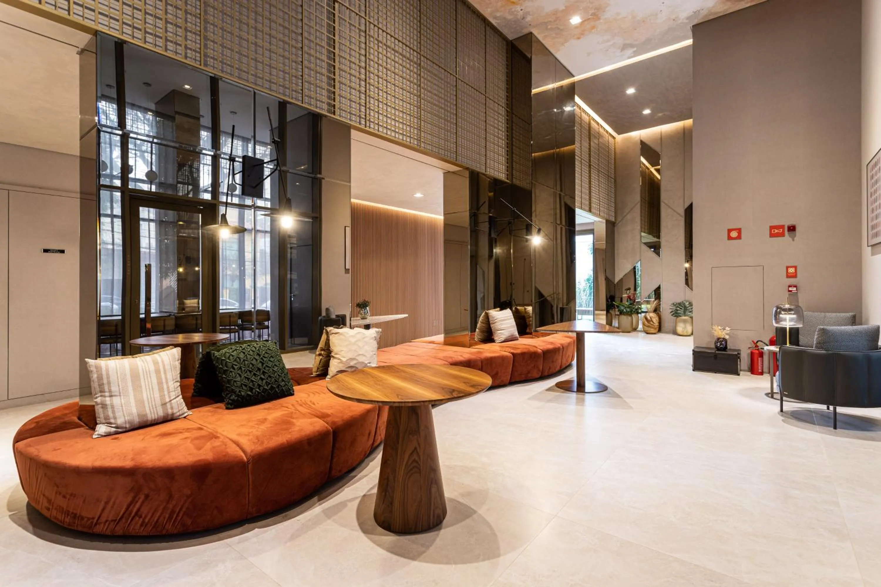 Seating area in For You Paraiso by Viva - Prédio com piscina e academia próximo ao metrô