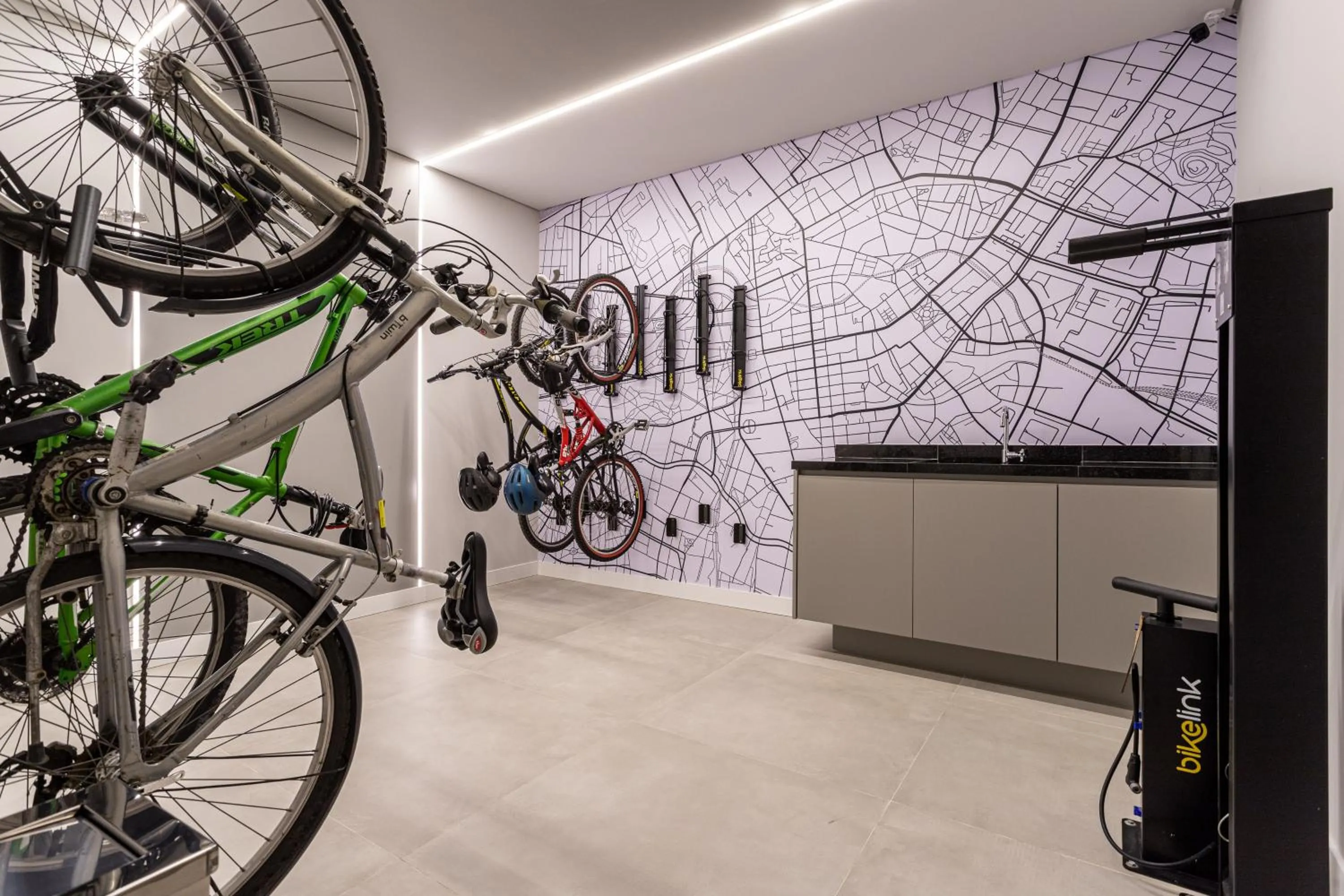 Cycling in For You Paraiso by Viva - Prédio com piscina e academia próximo ao metrô
