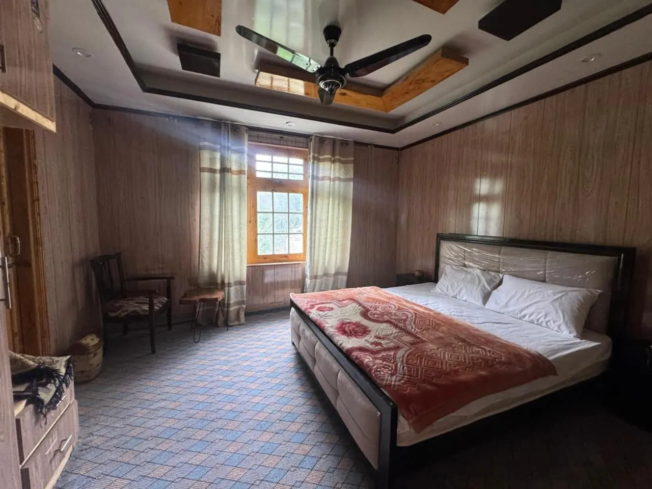 Bedroom in Rus Olive Lodge Skardu
