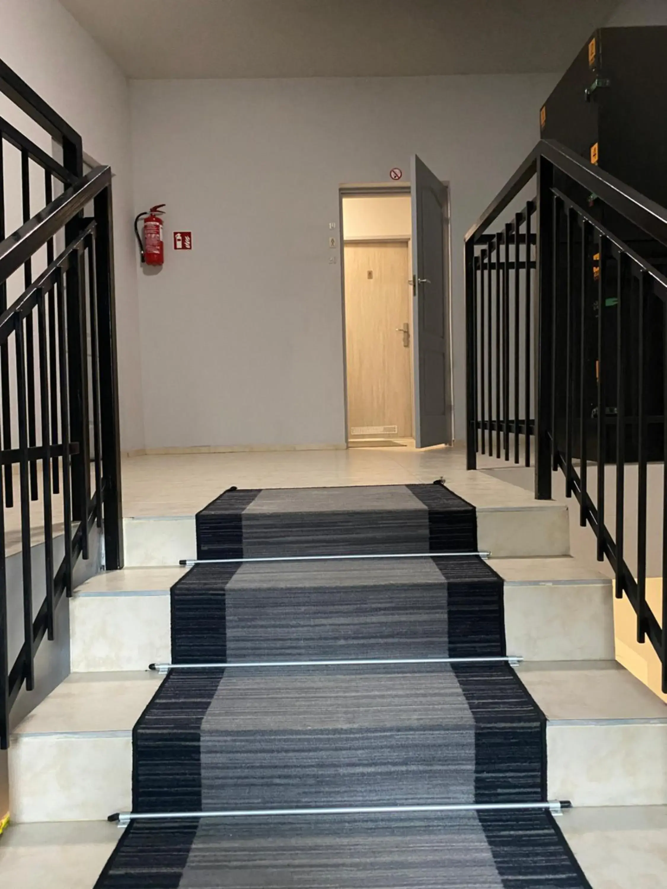 Quadruple Room with Shared Bathroom in Art Inn Space Quadruple Room with Shared Bathroom in Art Inn Space