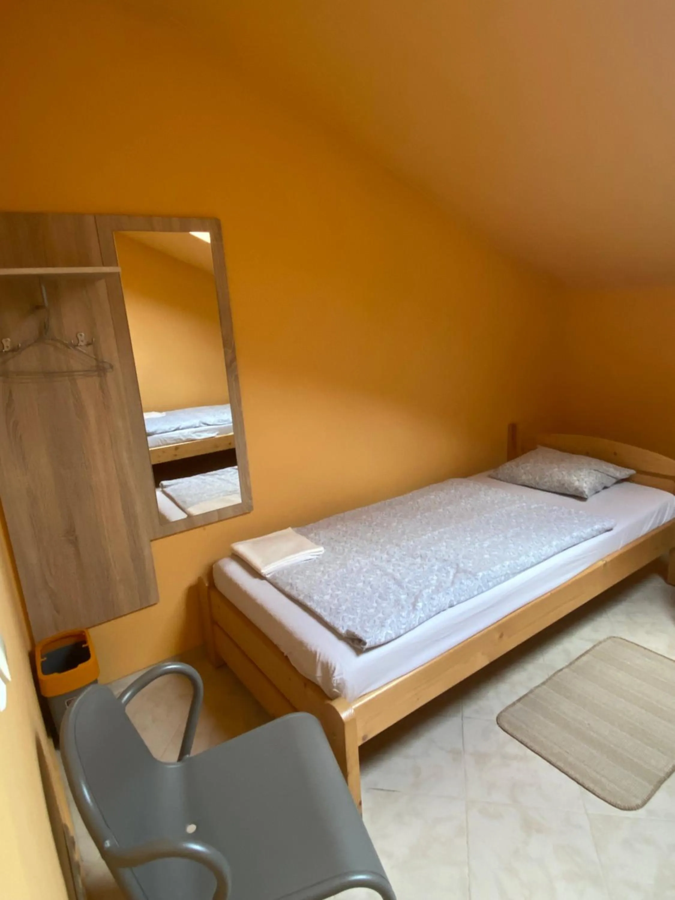 Photo of the whole room, Bed in Art Inn Space