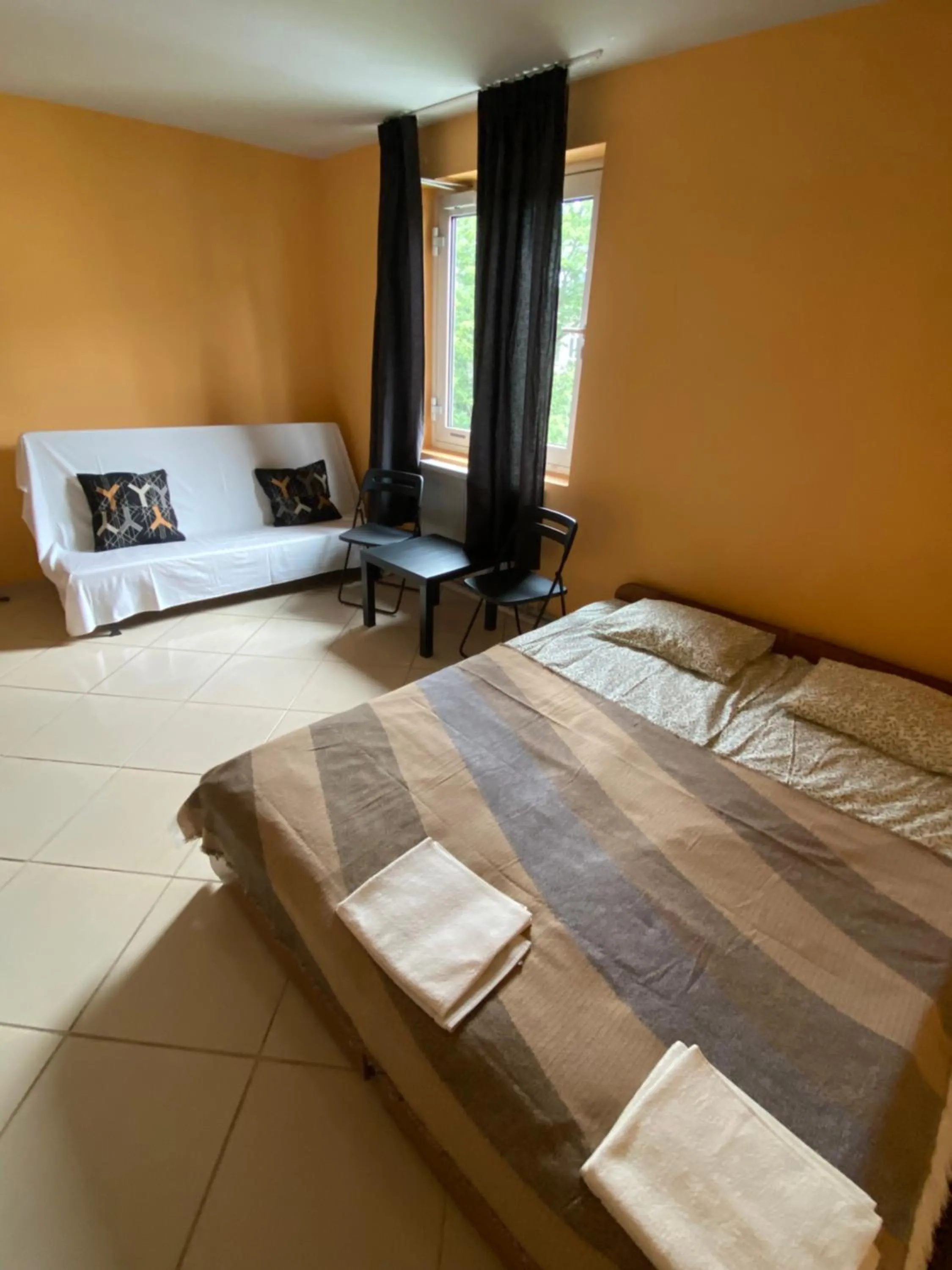 Photo of the whole room, Bed in Art Inn Space