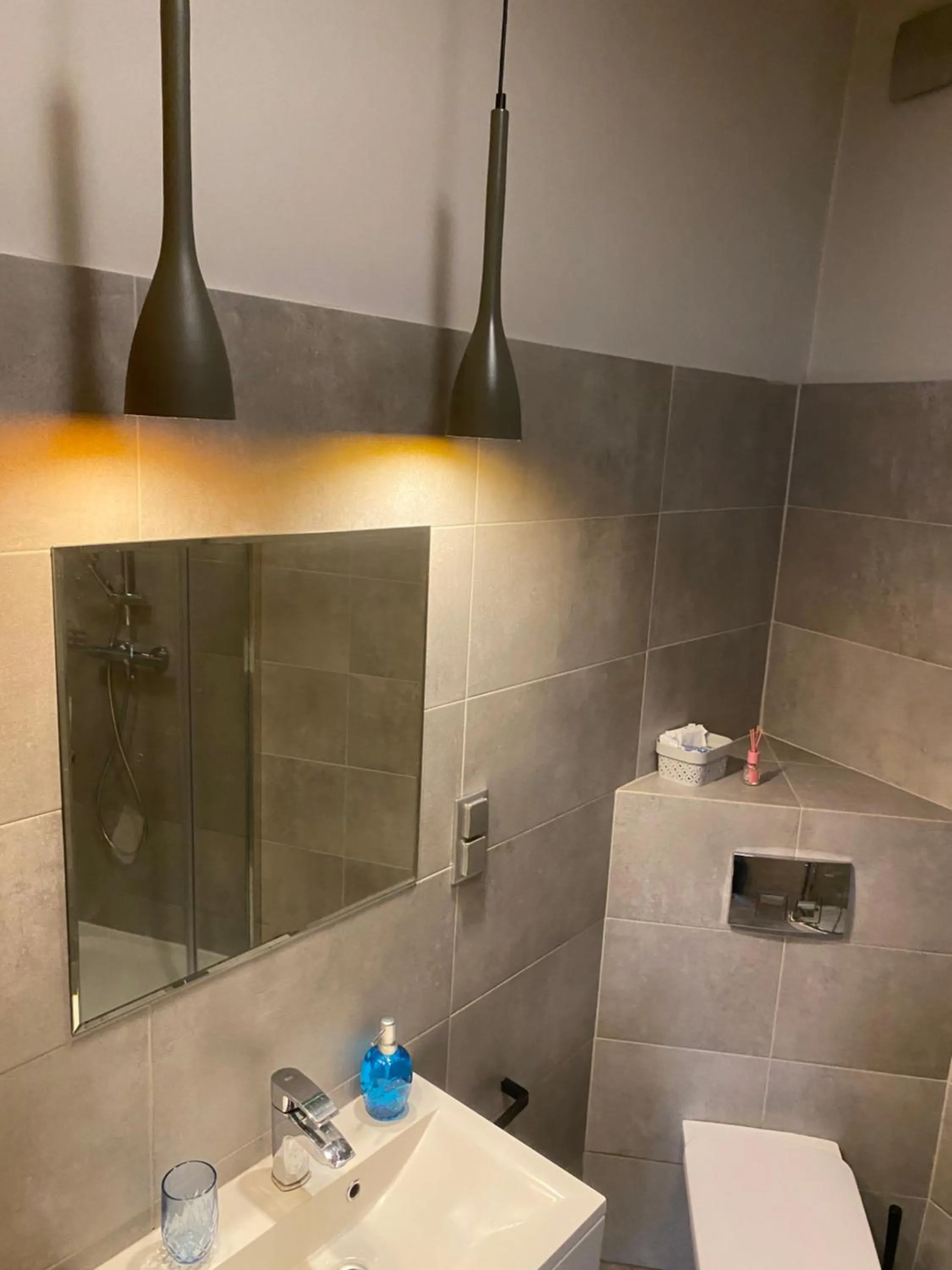 Shower in Art Inn Space