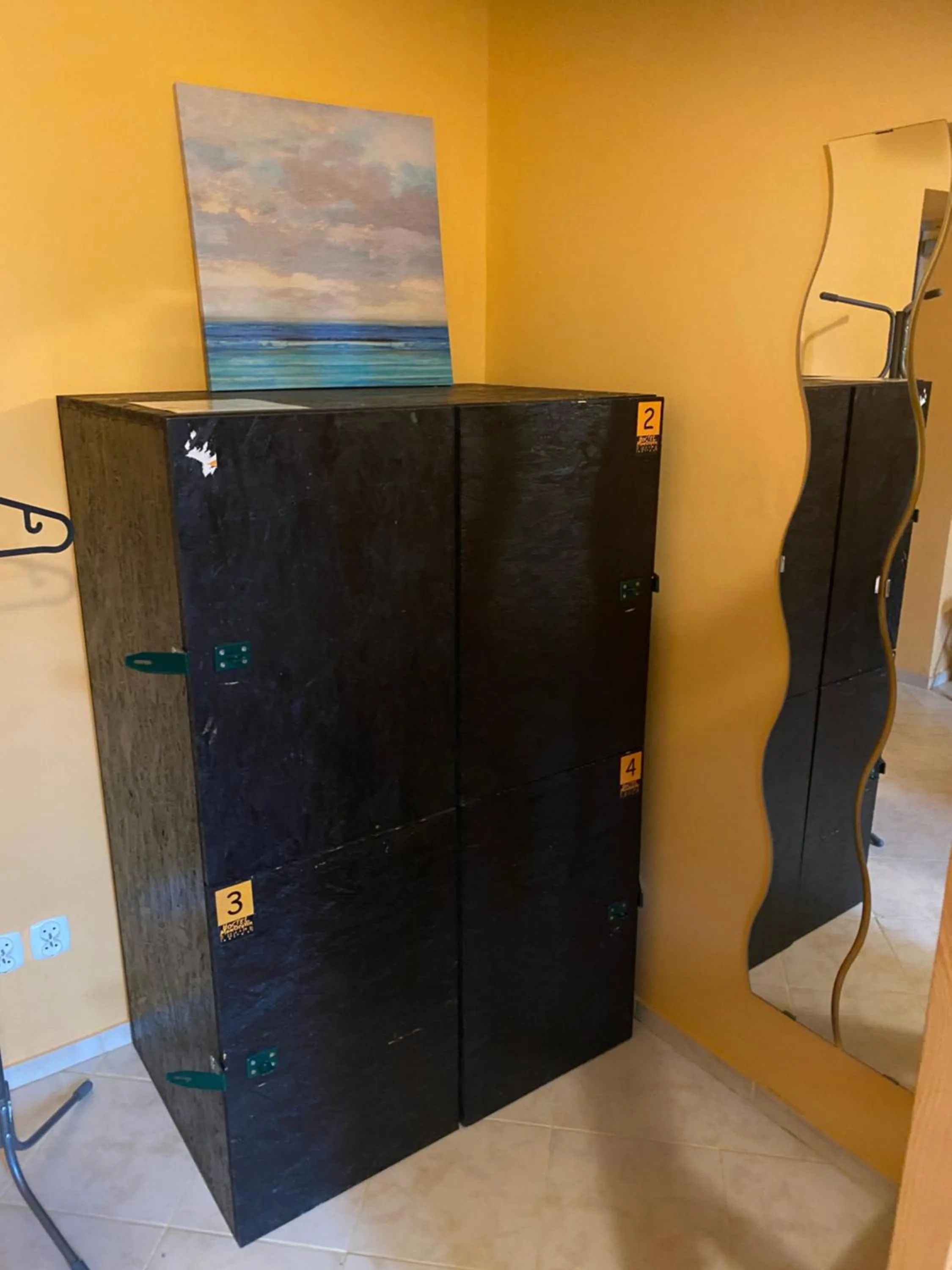 wardrobe in Art Inn Space