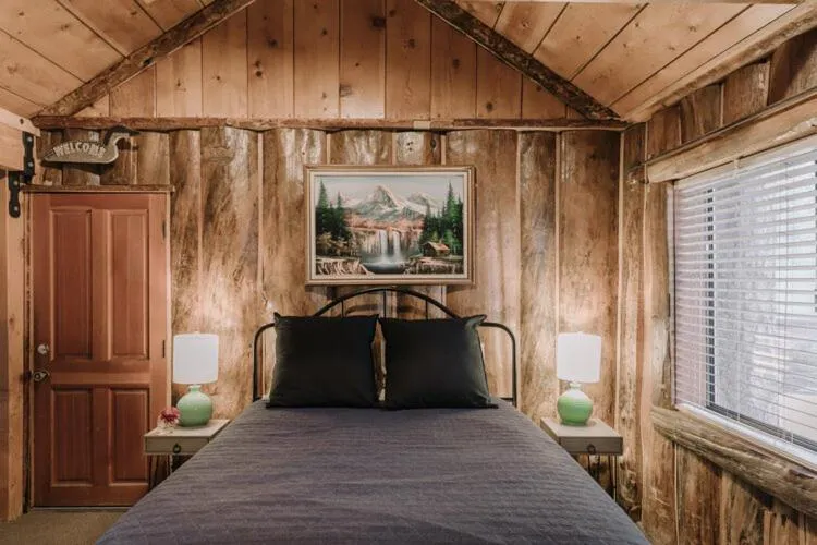 Bed in oak knoll lodge