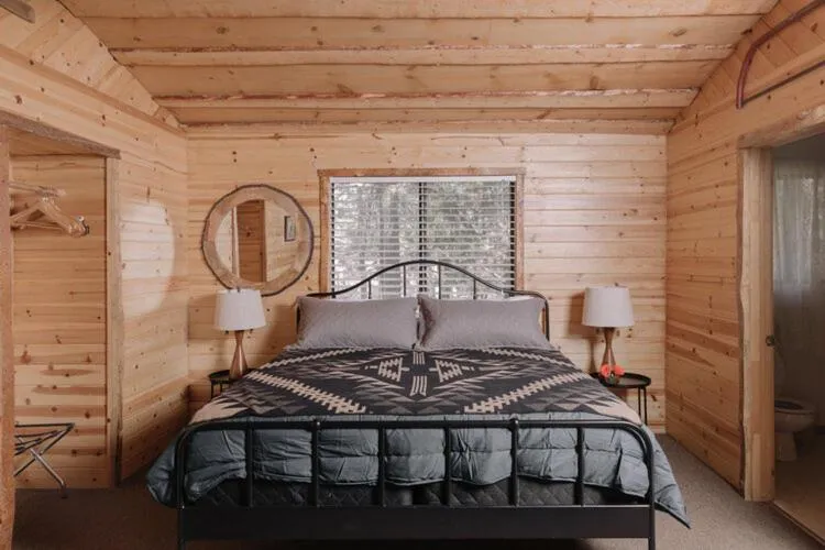 Bed in oak knoll lodge