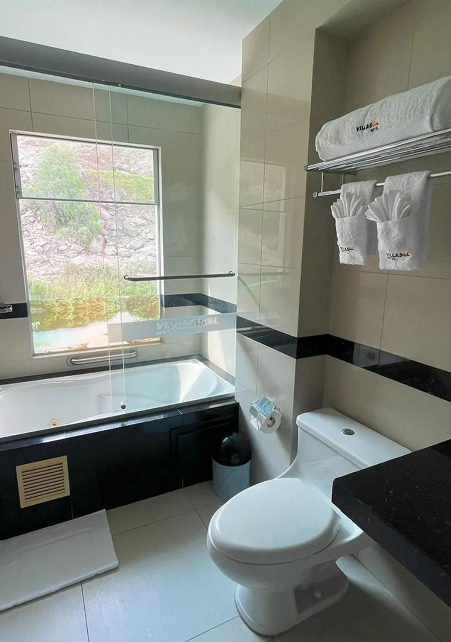 Bathroom in Villasol Hotel