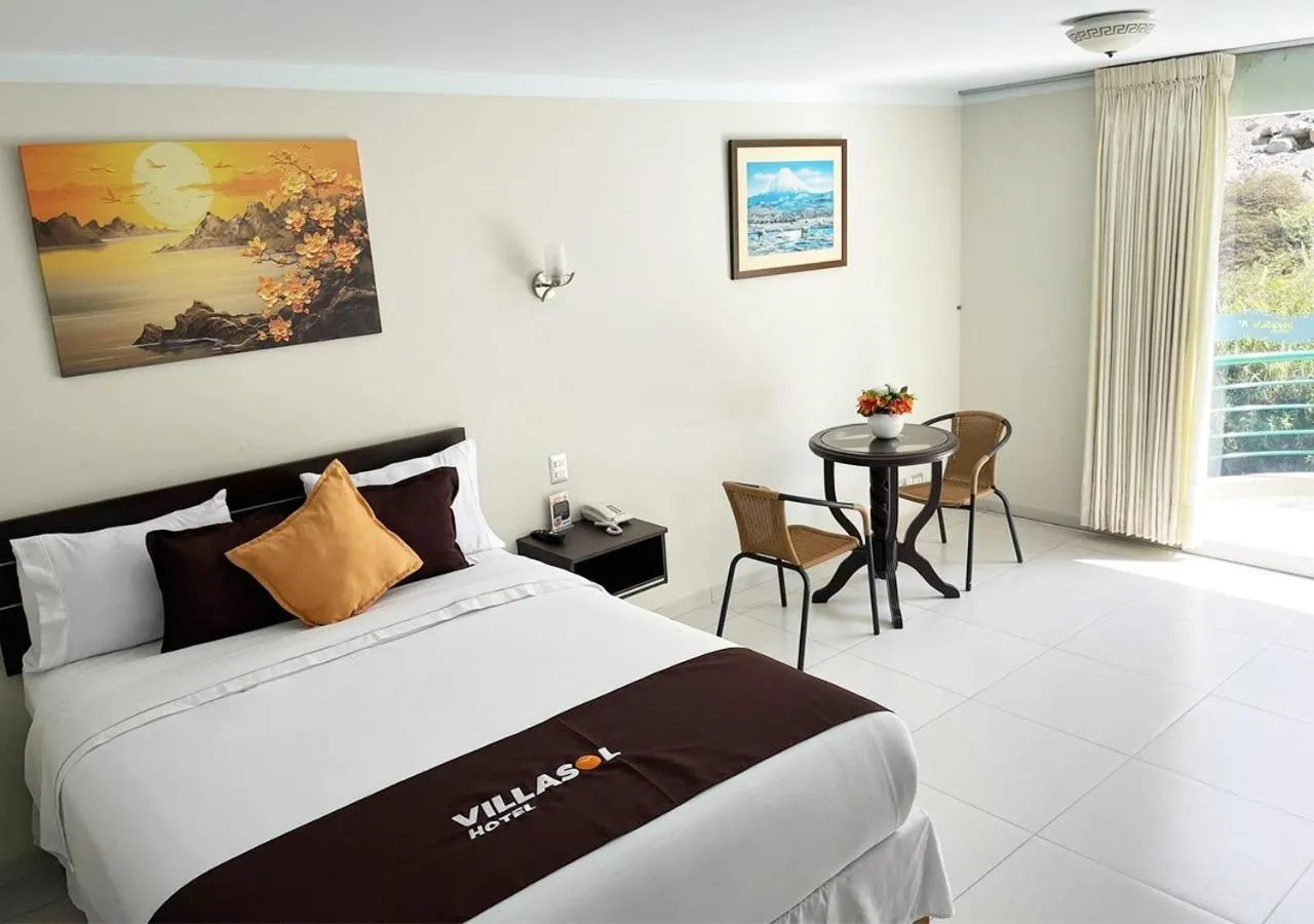 Bedroom, Bed in Villasol Hotel