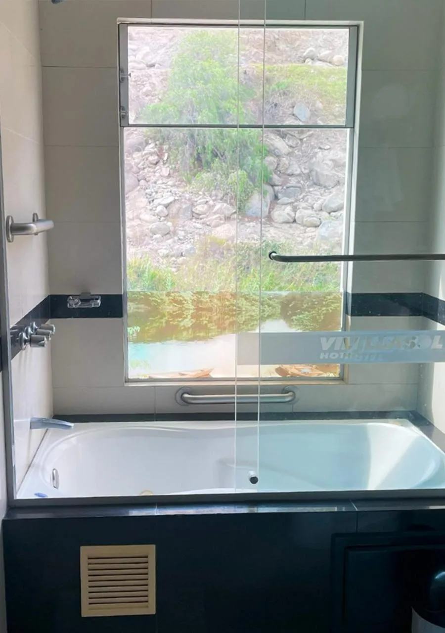 Bathroom in Villasol Hotel