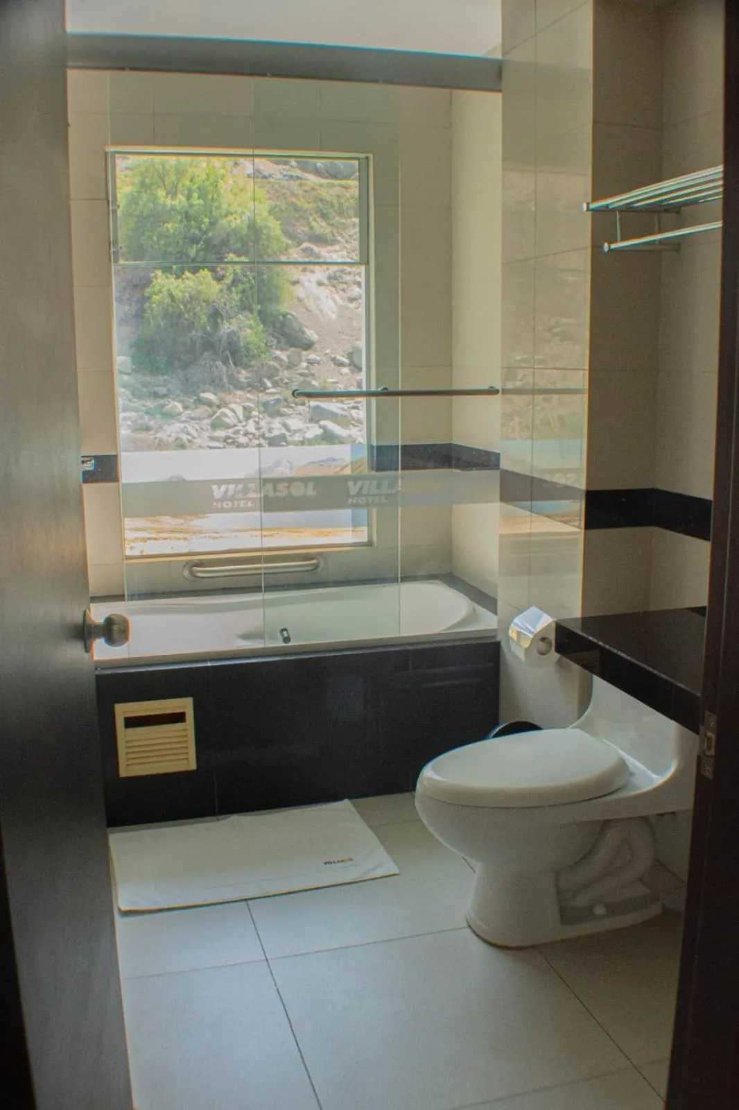 Bathroom in Villasol Hotel