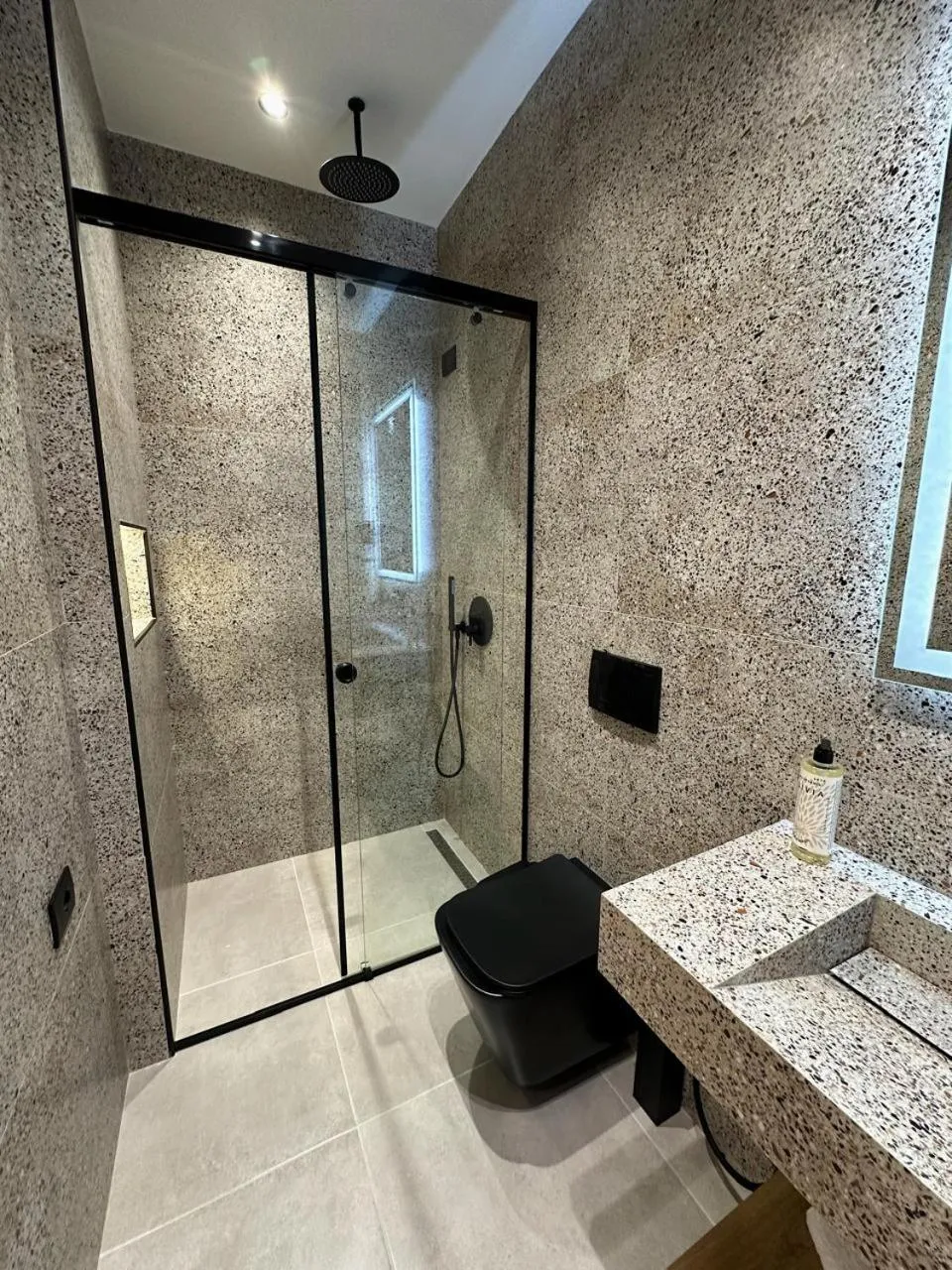Shower in Beliz Boutique Hotel