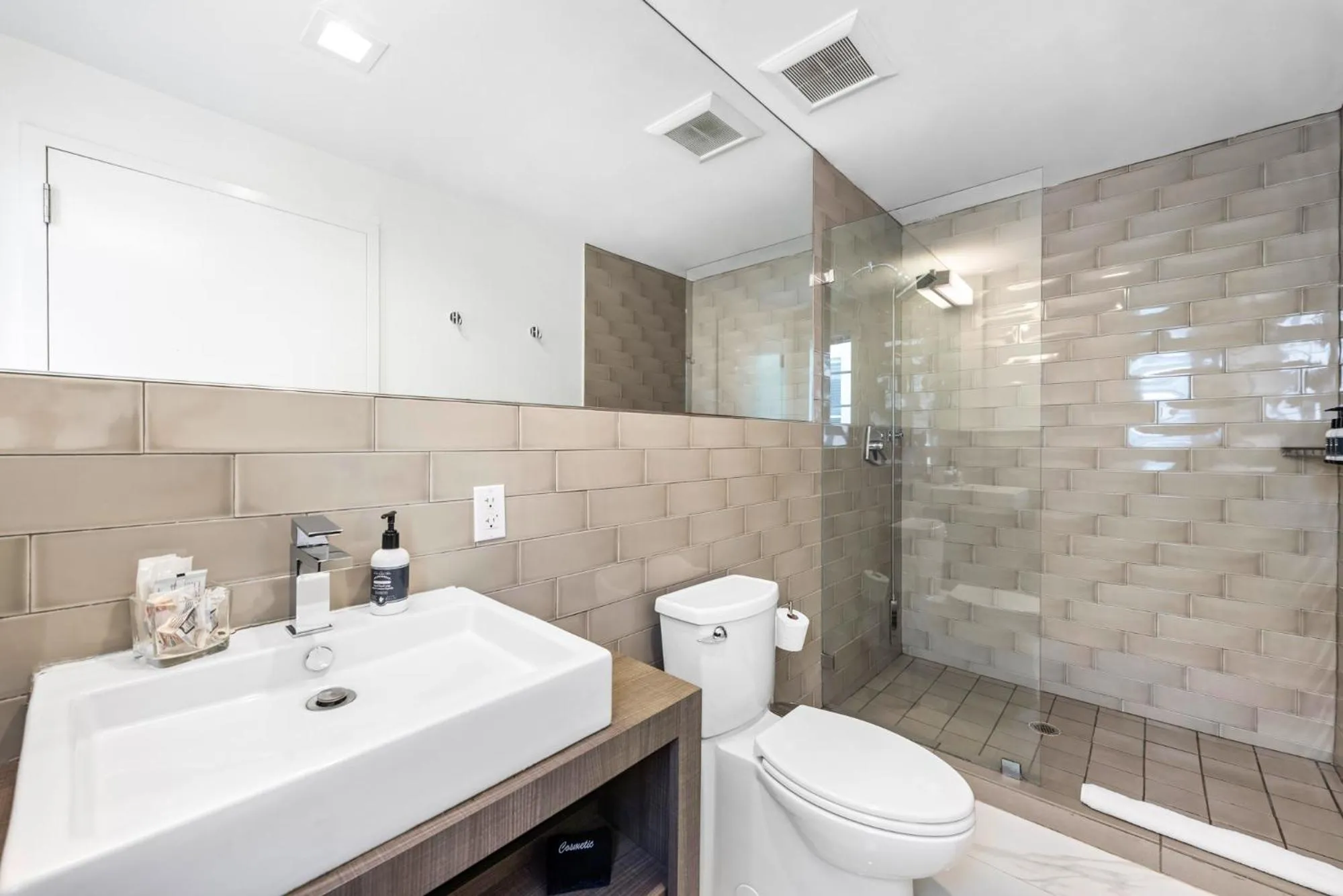 Shower in Luxuri Suites