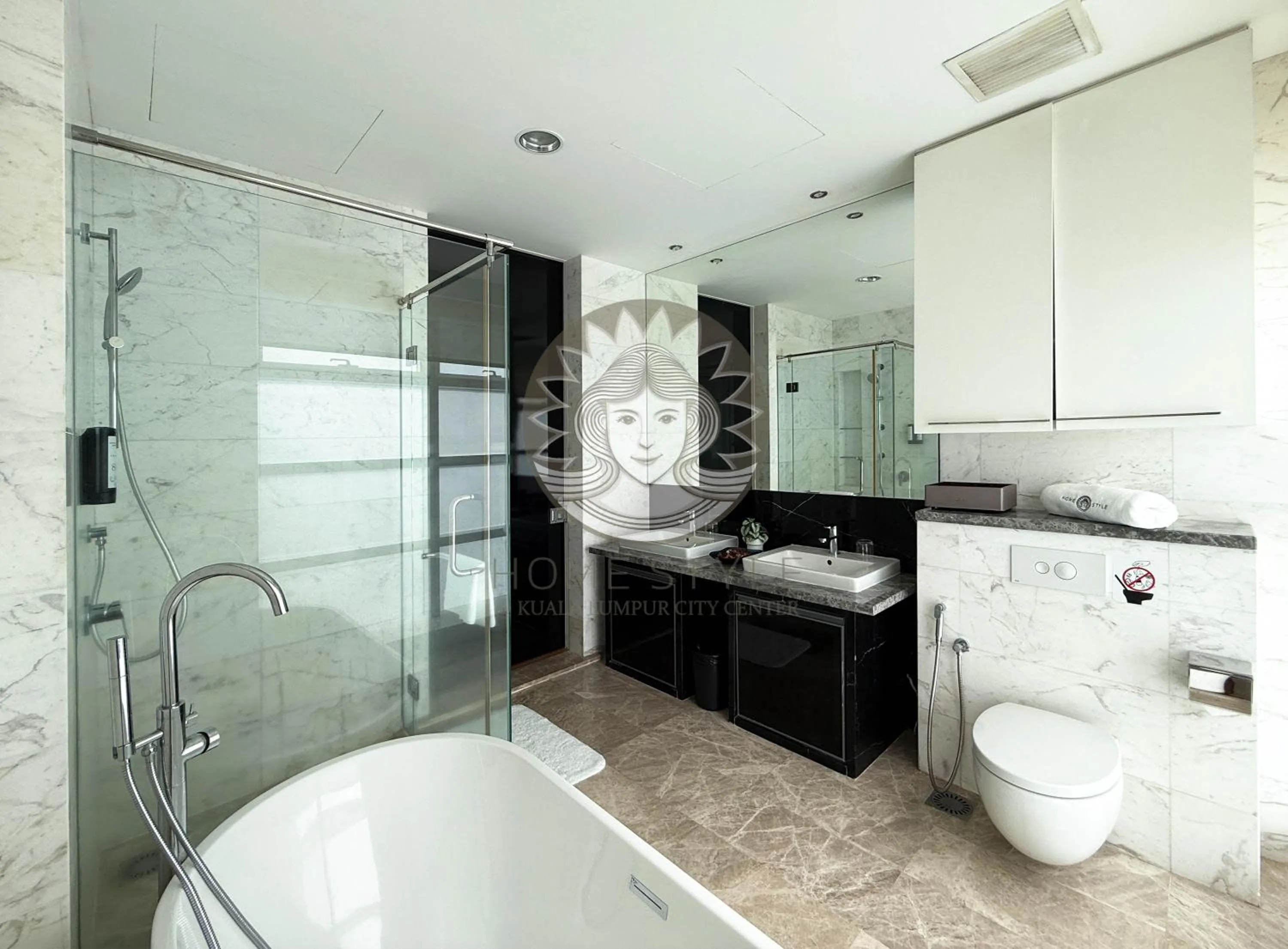 Shower in HOME STYLE at Platinum Suites KLCC Twin Towers