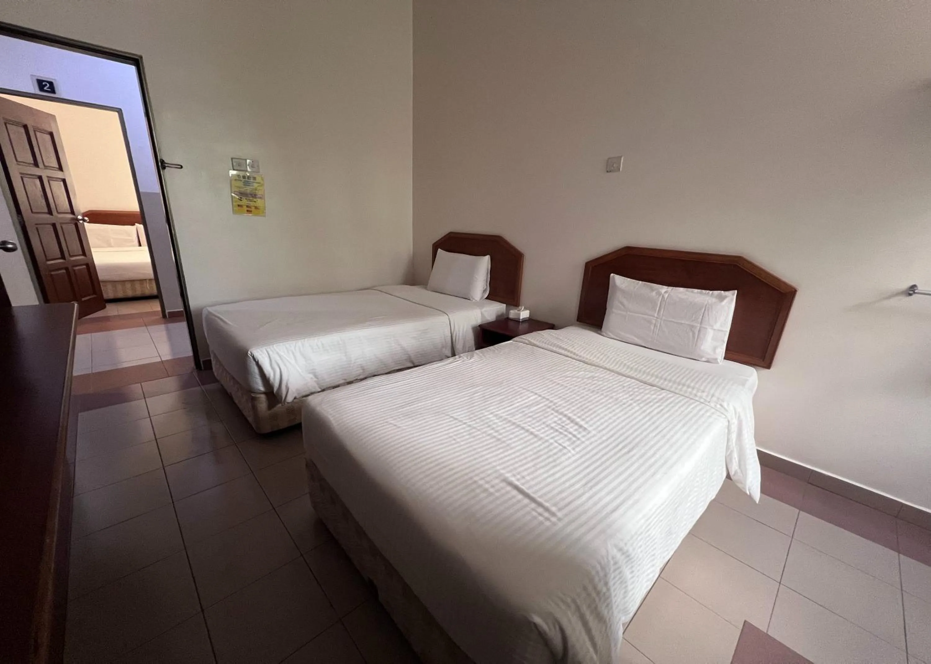 Photo of the whole room, Bed in SL Villa Guesthouse, Kuantan