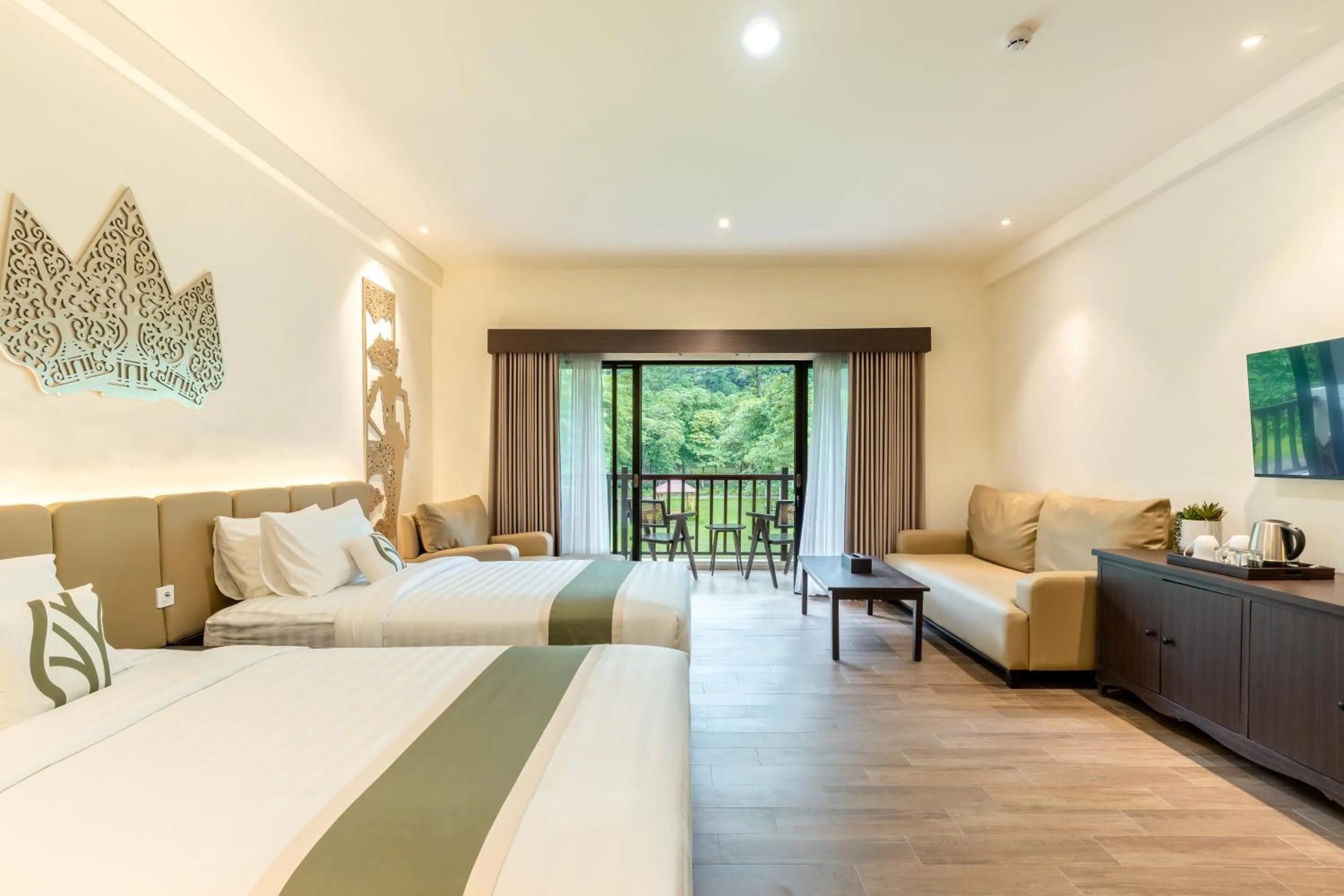 TV and multimedia, Bed in The Omala Resort Tretes