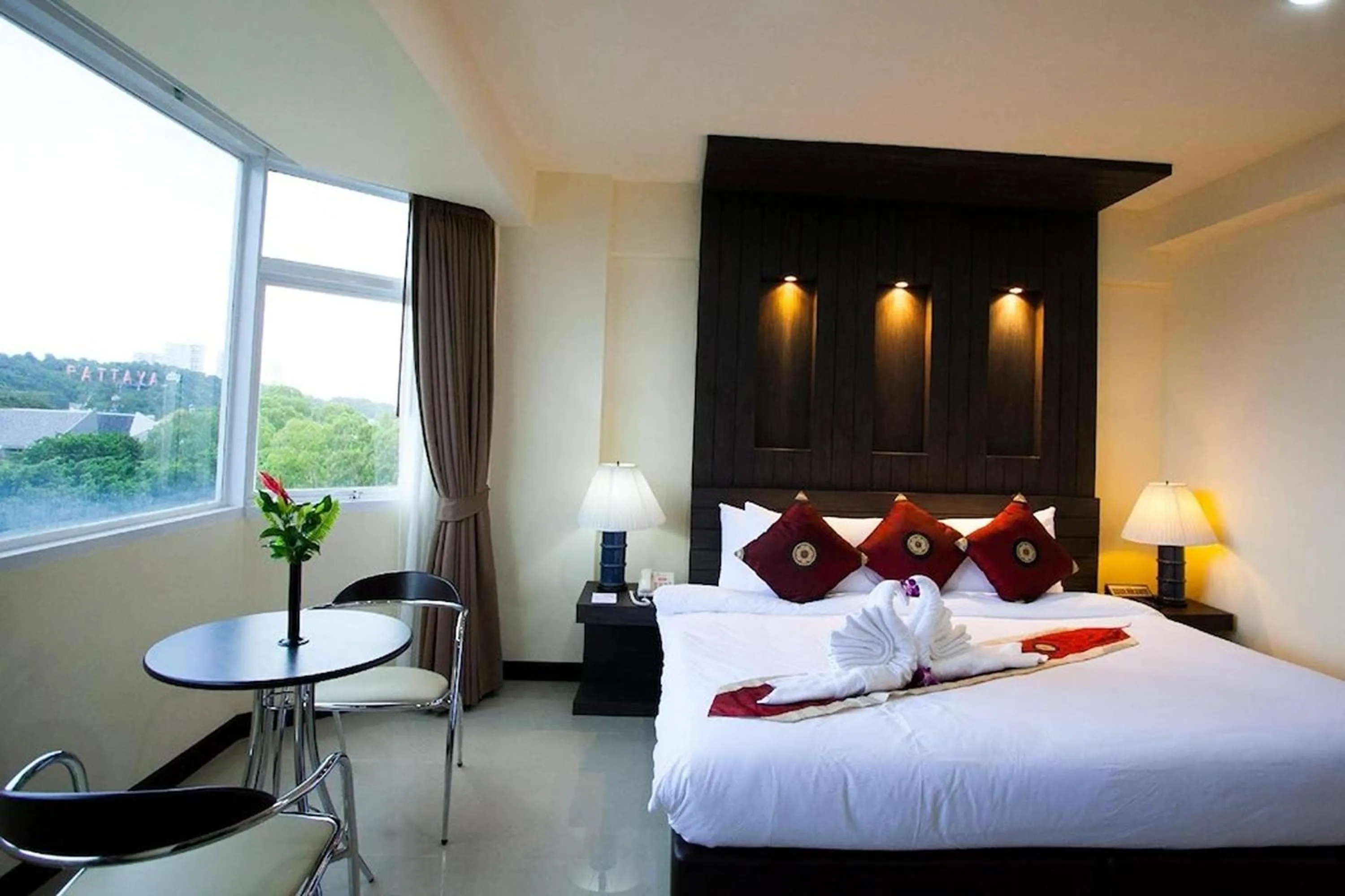 Bedroom in Suncity Hotel Pattaya
